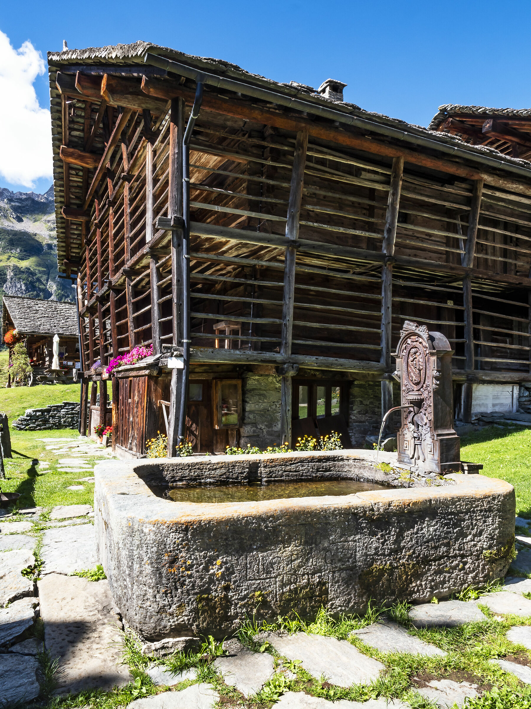 Val d'Otro - Il fontanile di Follu.