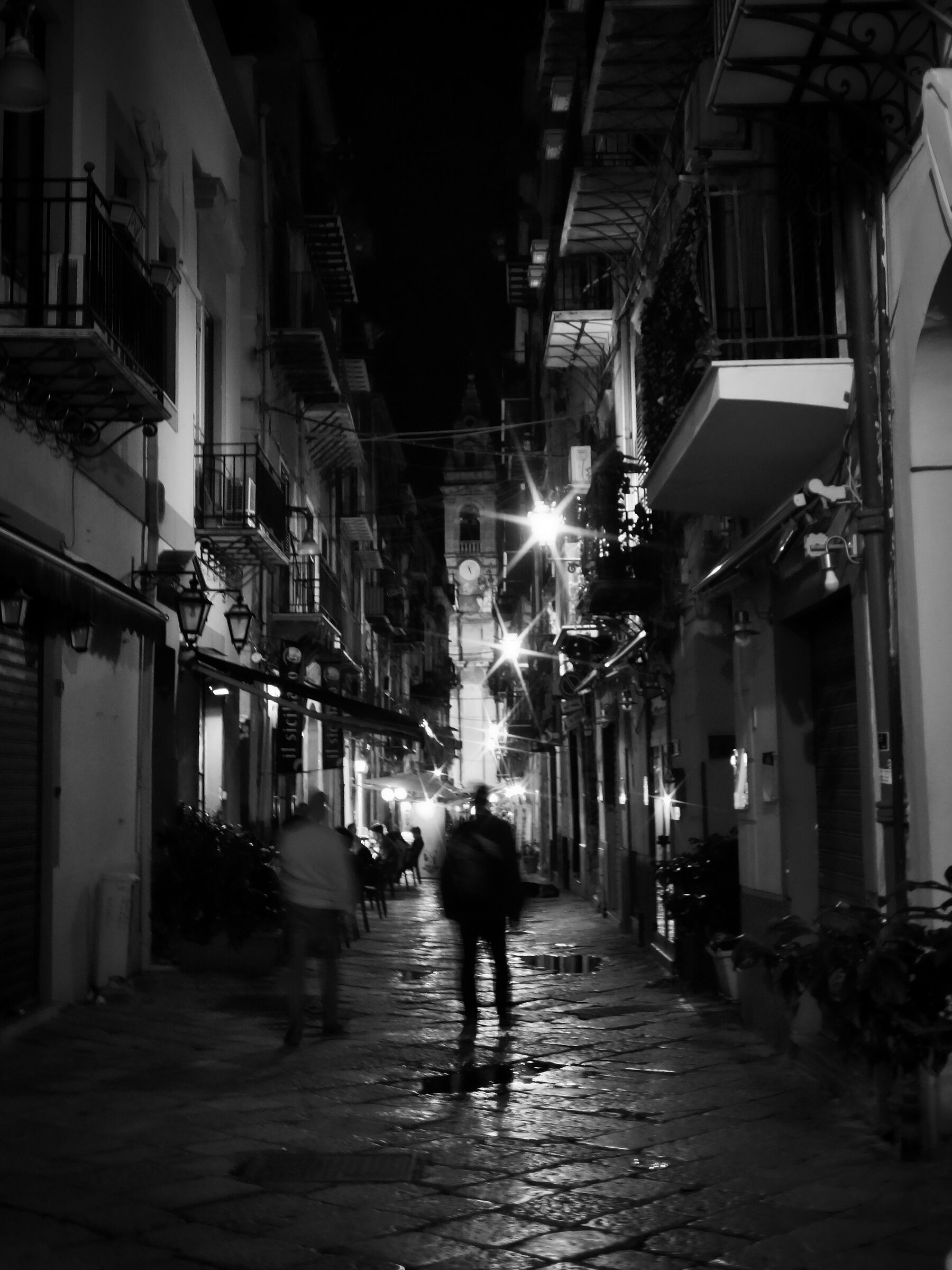 fantasmi del presente