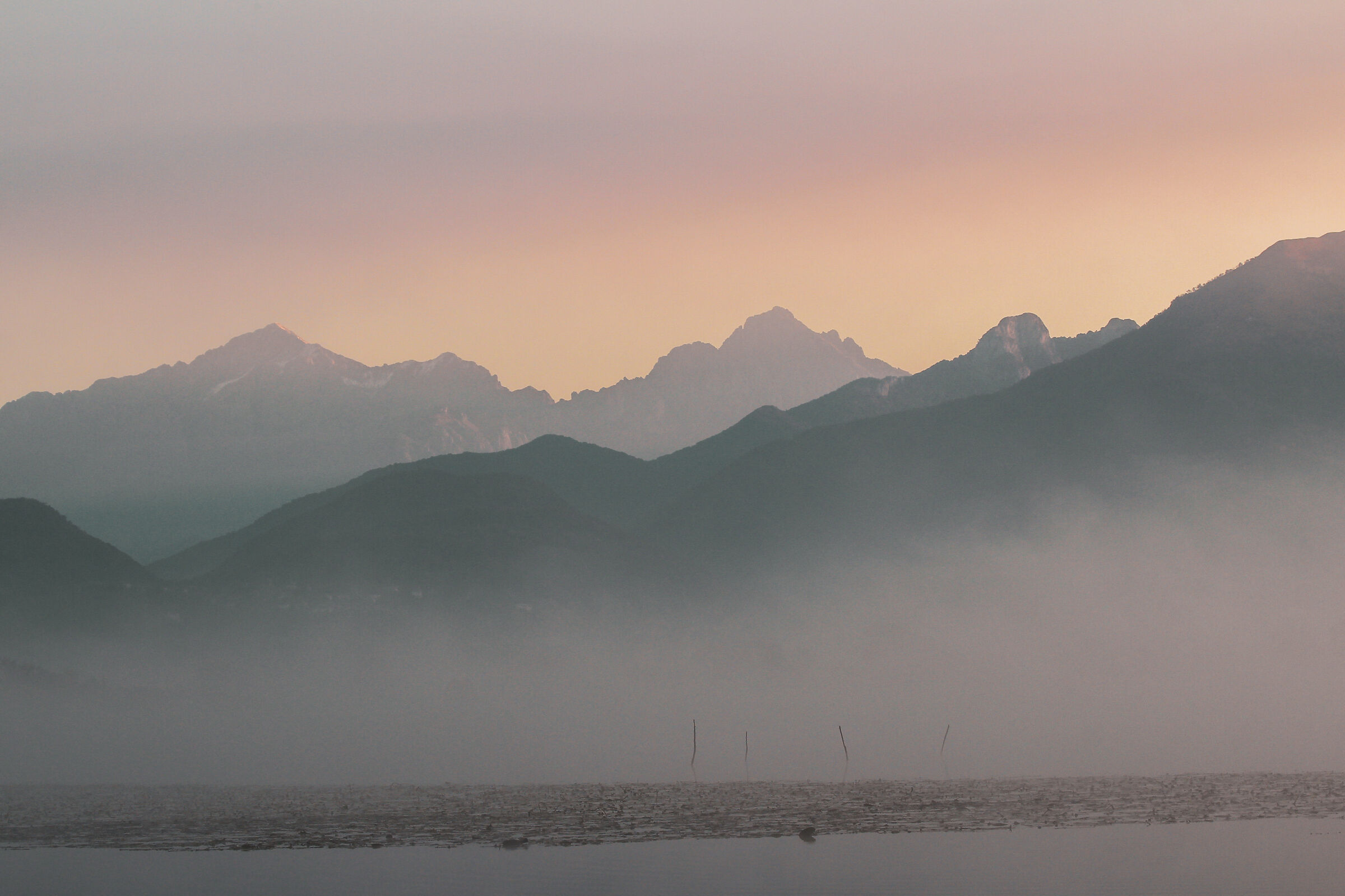 One autumn morning, Lake Alserio