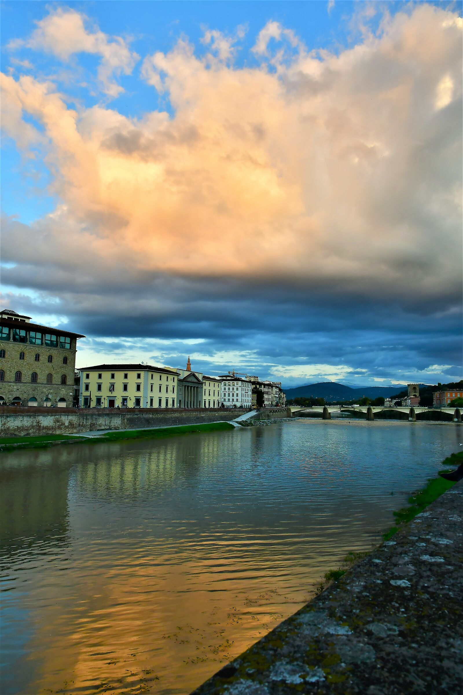 lungarni in florence
