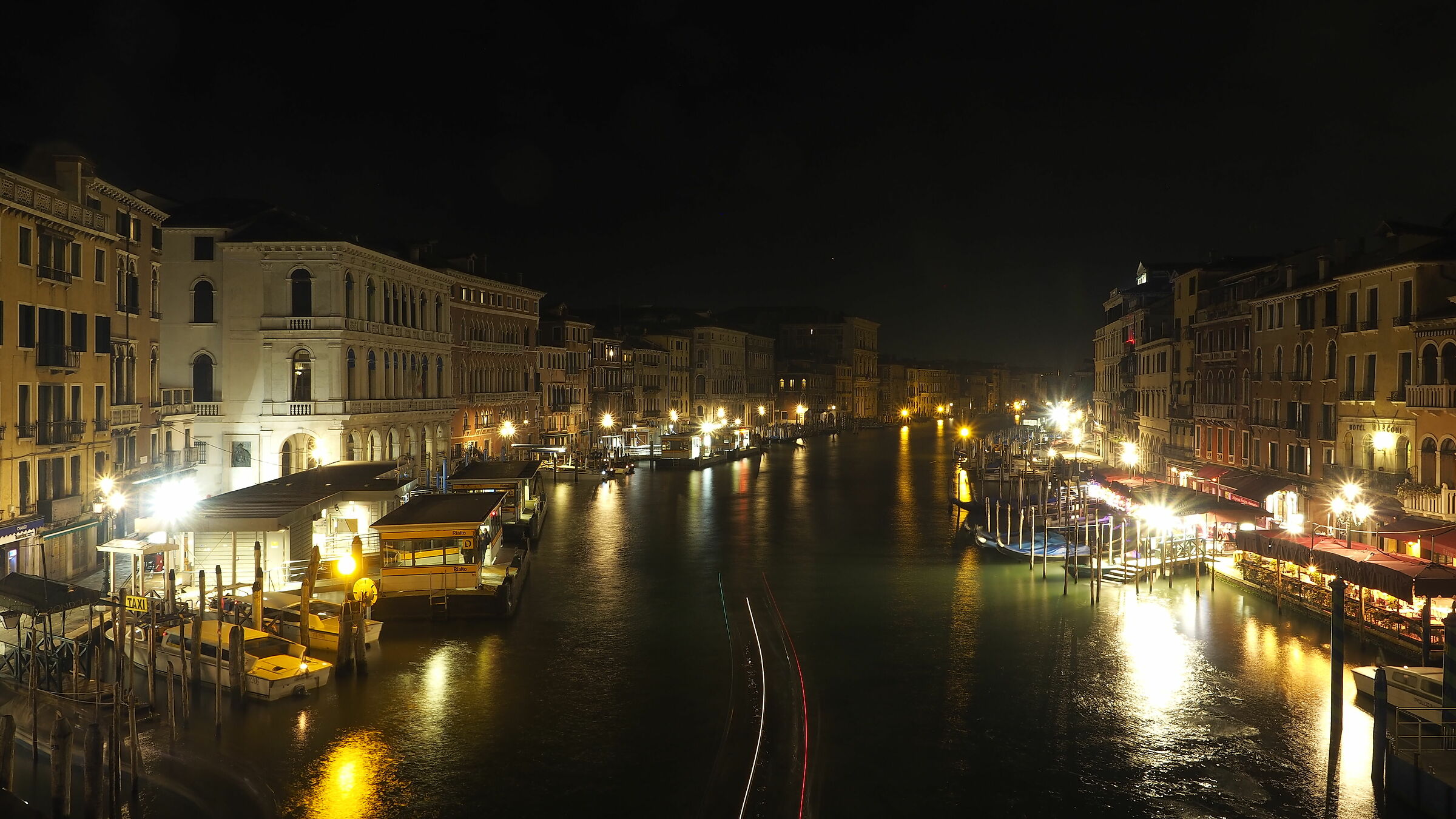 Scorci di tricolore a Venezia