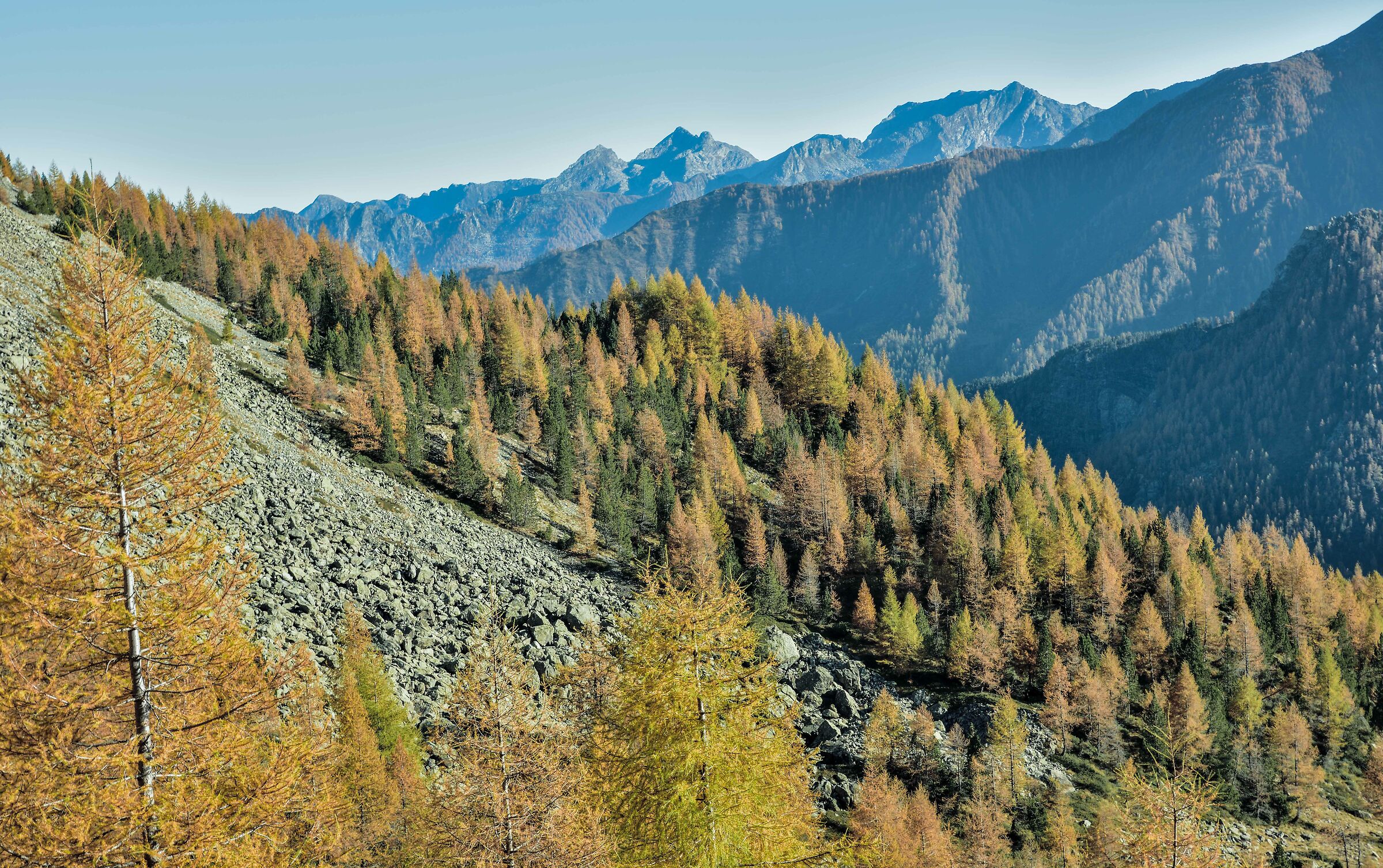 in discesa verso il parcheggio