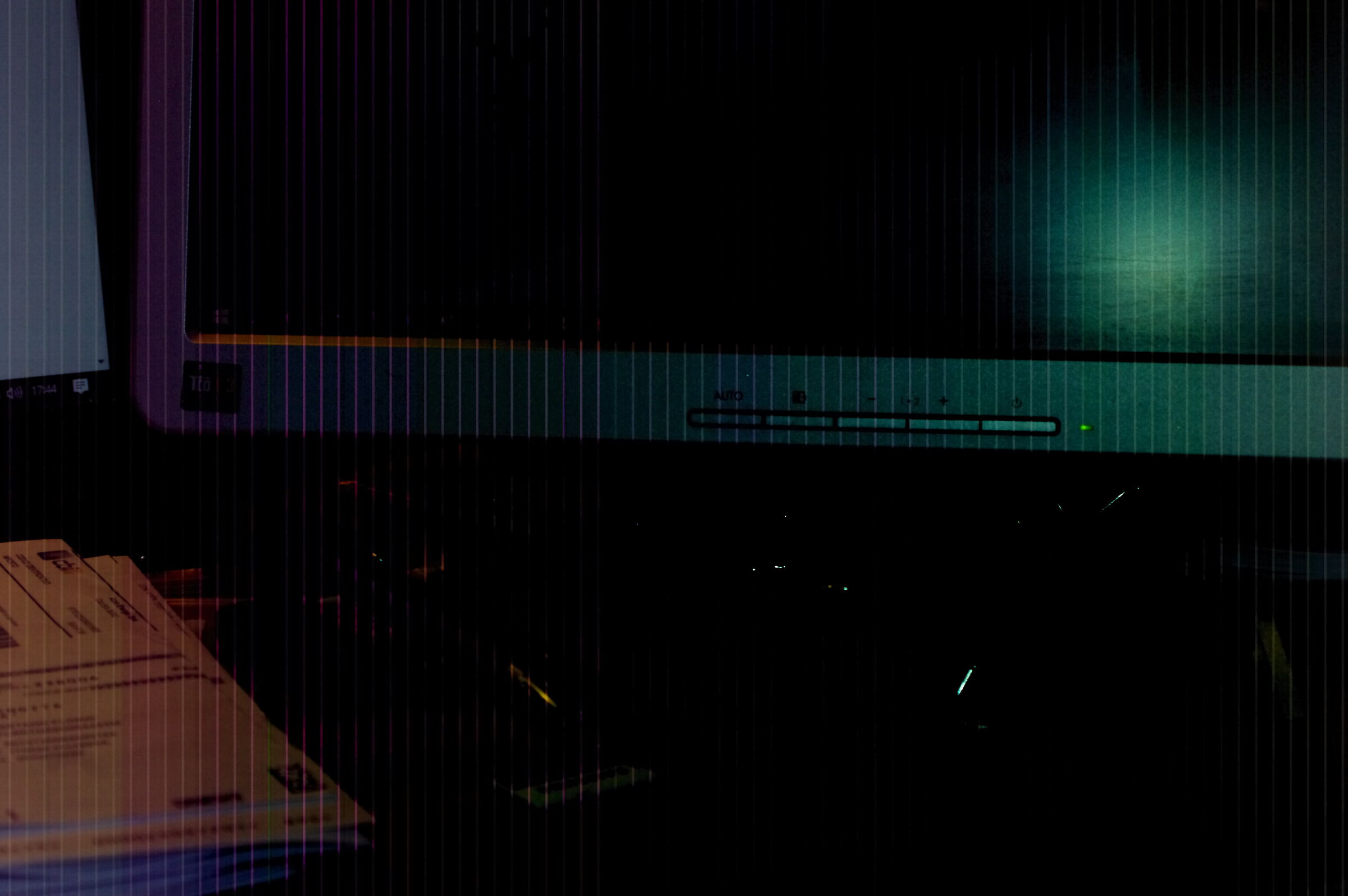 1/100 sec.50.0 mm ISO 3200 0EV