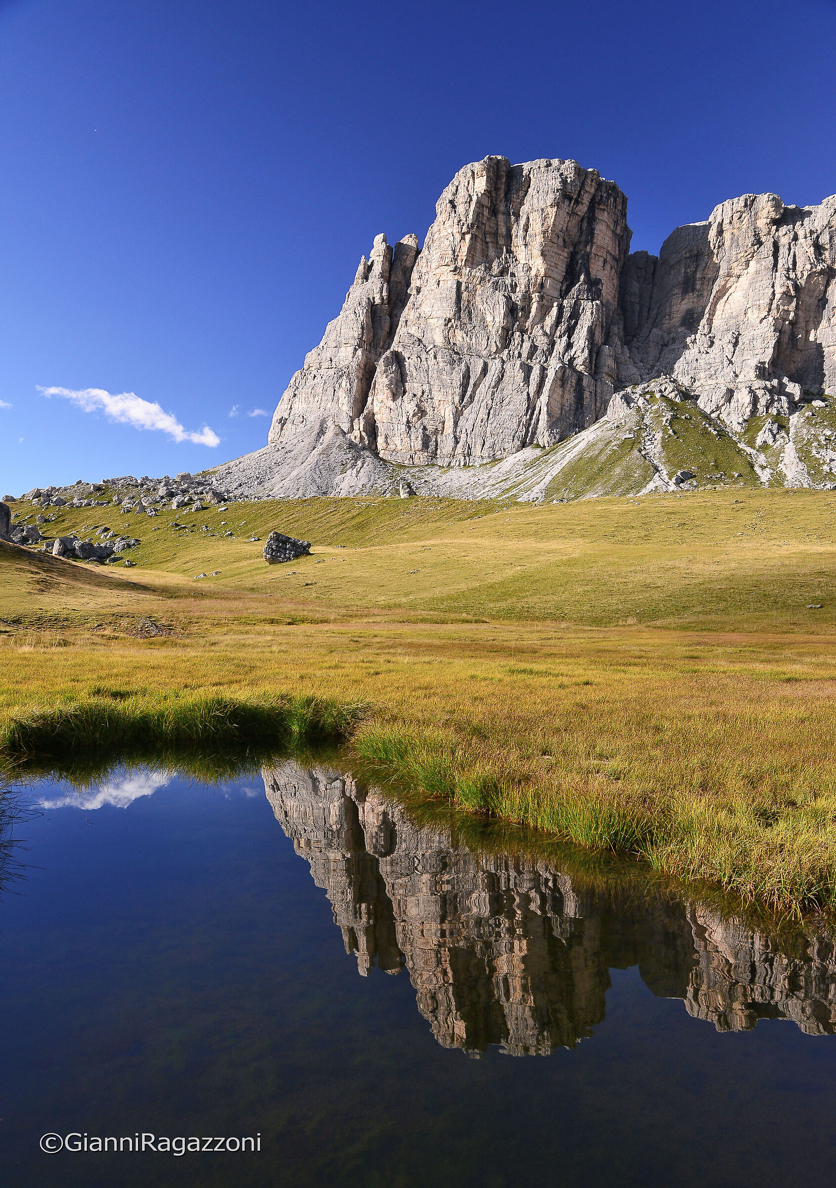 Il Lastoi di Formin e lo specchio delle Baste.