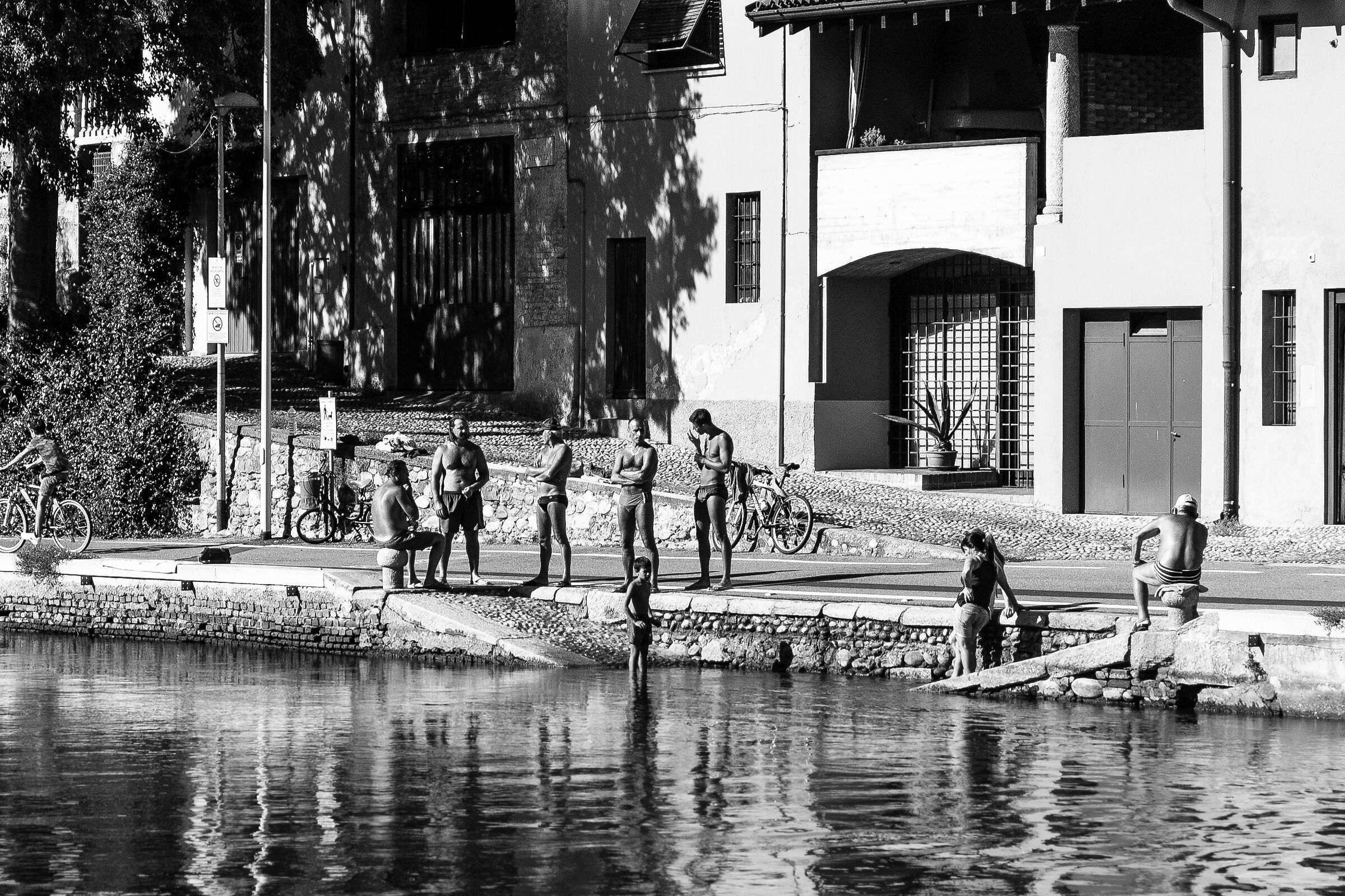 industrial canal bathers in Turbigo