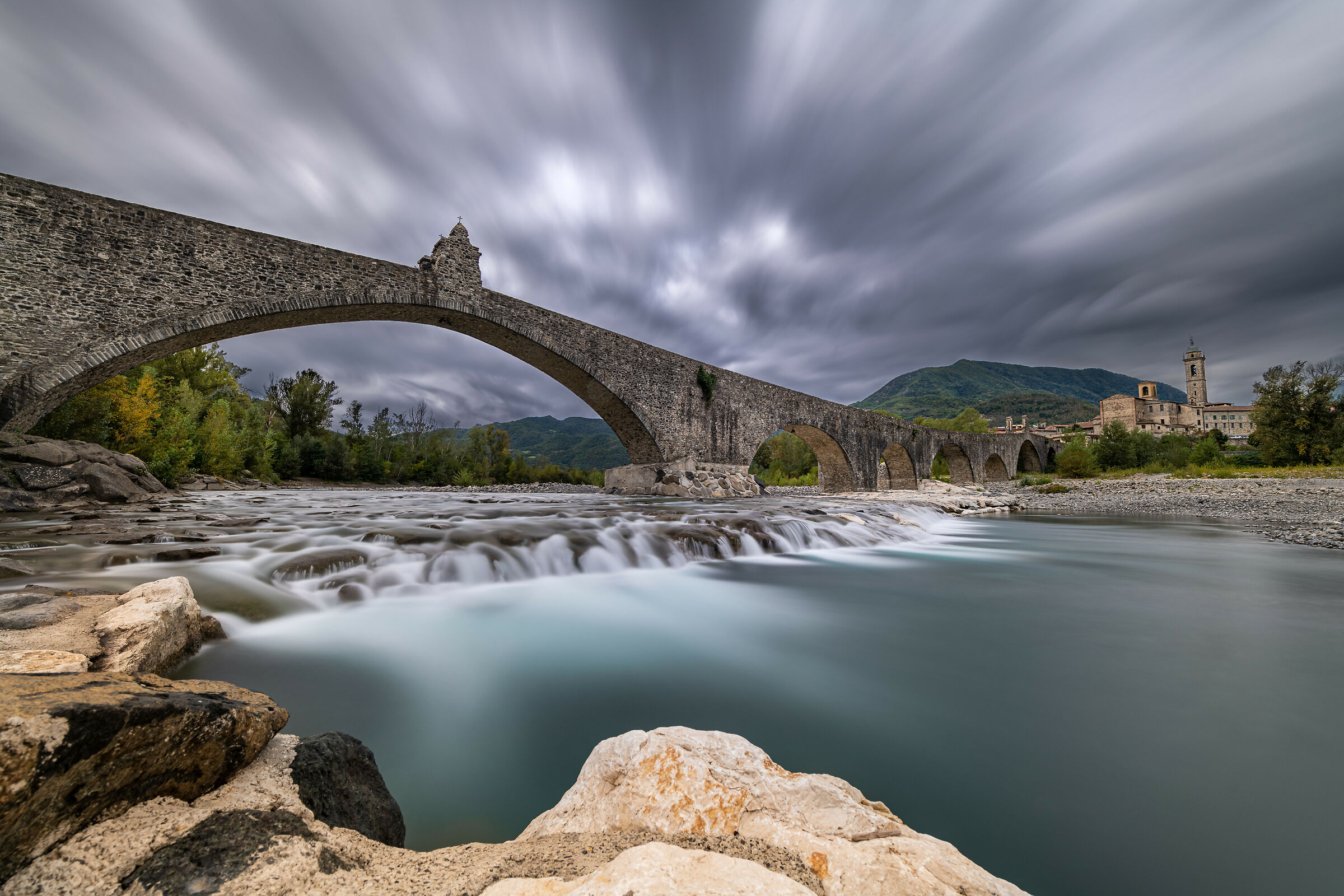 bobbio hunchback bridge