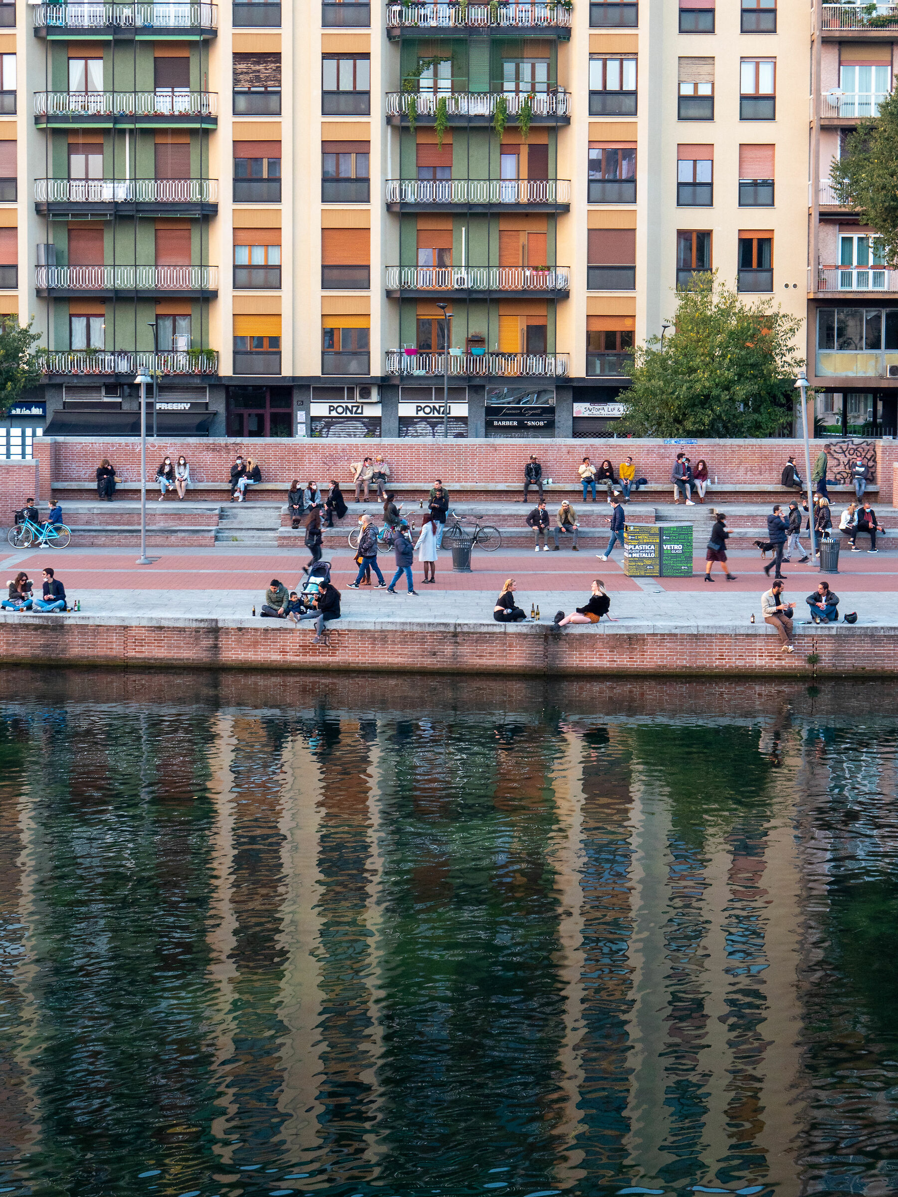 Sunday autumn afternoon in Milan