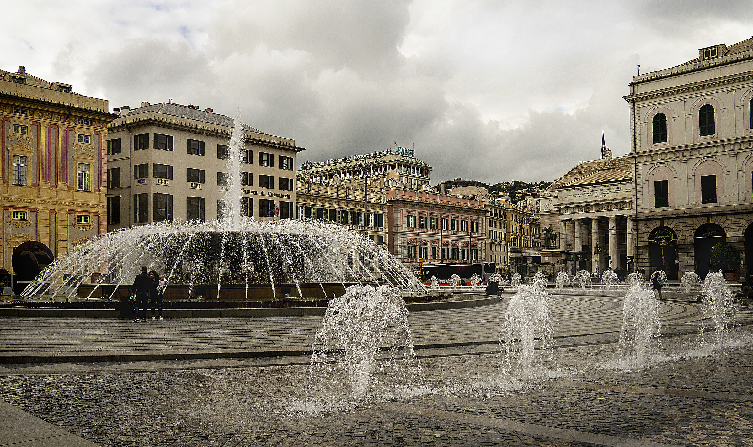 Genoa - Piazza De Ferrari - Glimpse