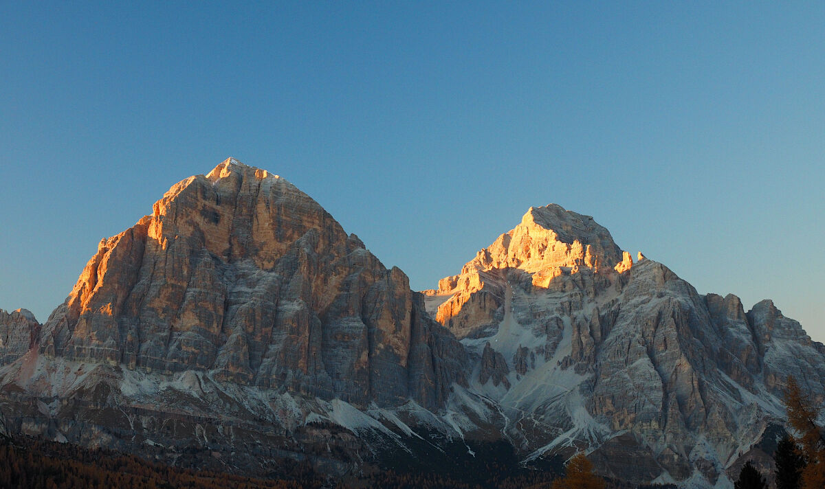 Last lights on the Tofane