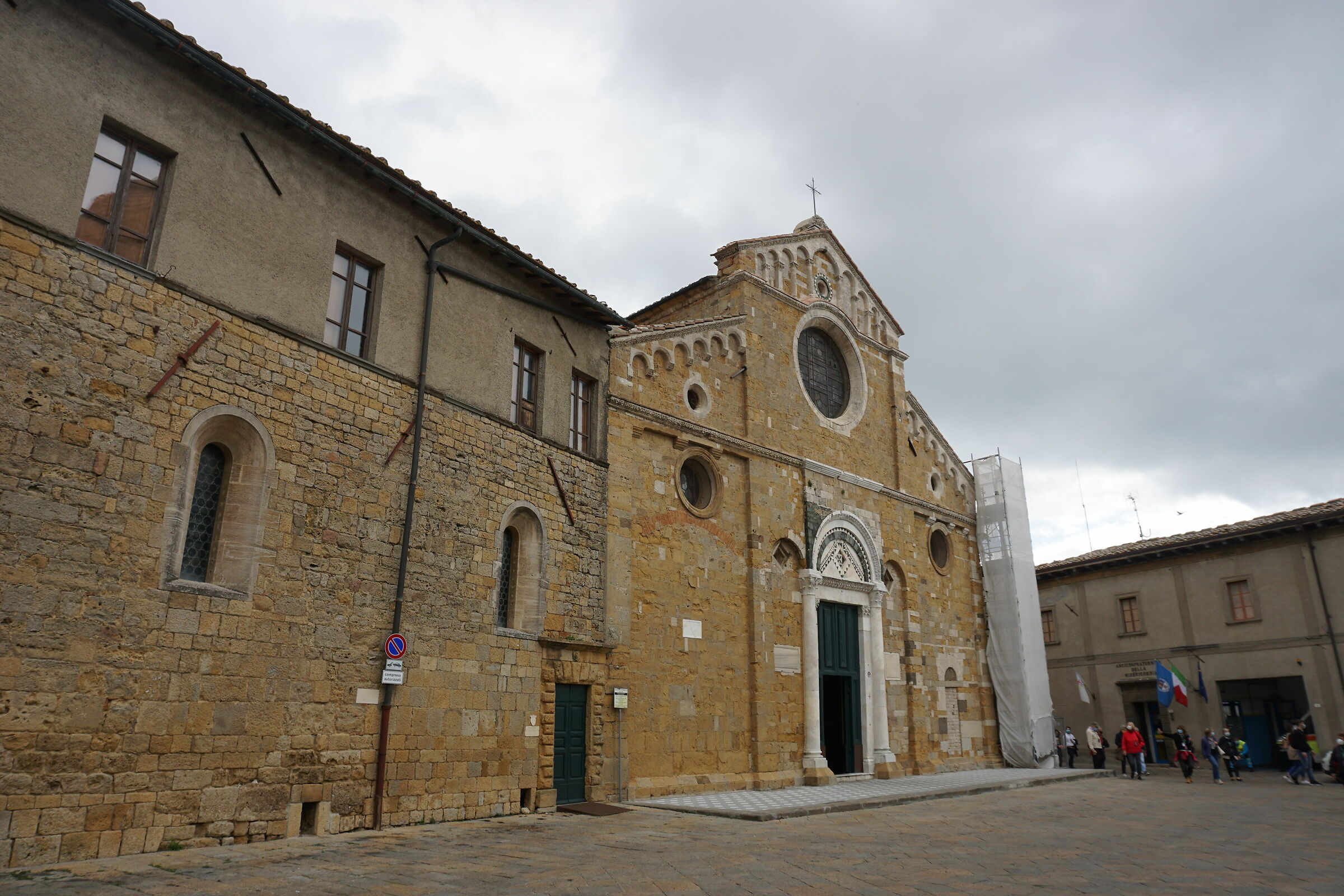 Volterra, Duomo
