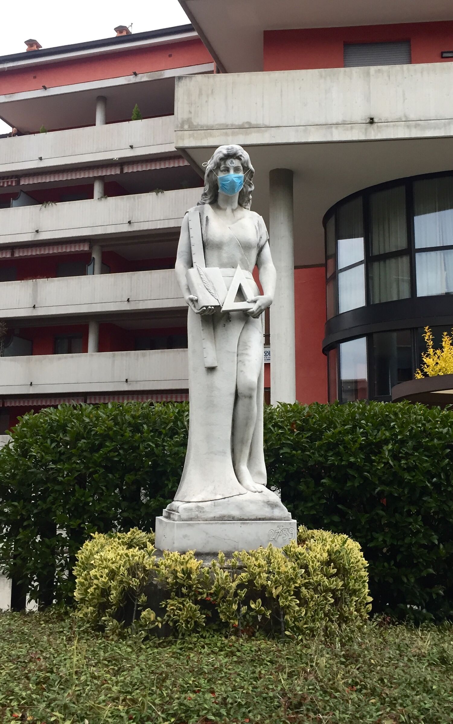 La pandemia spaventa tutti.