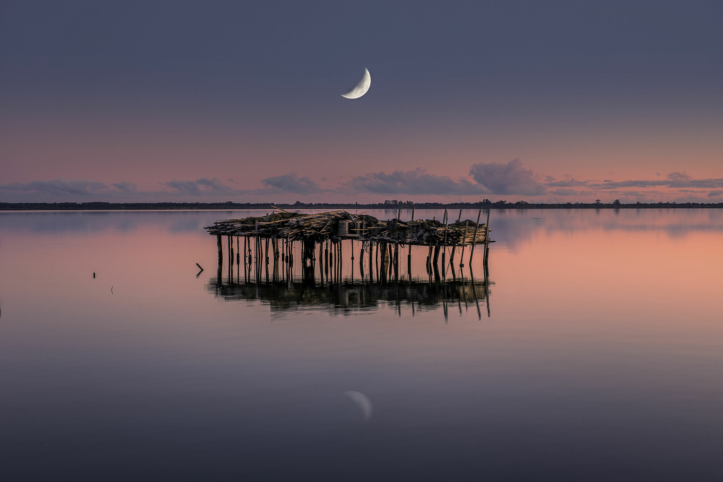 Lunar Dawn - Lake Lesina