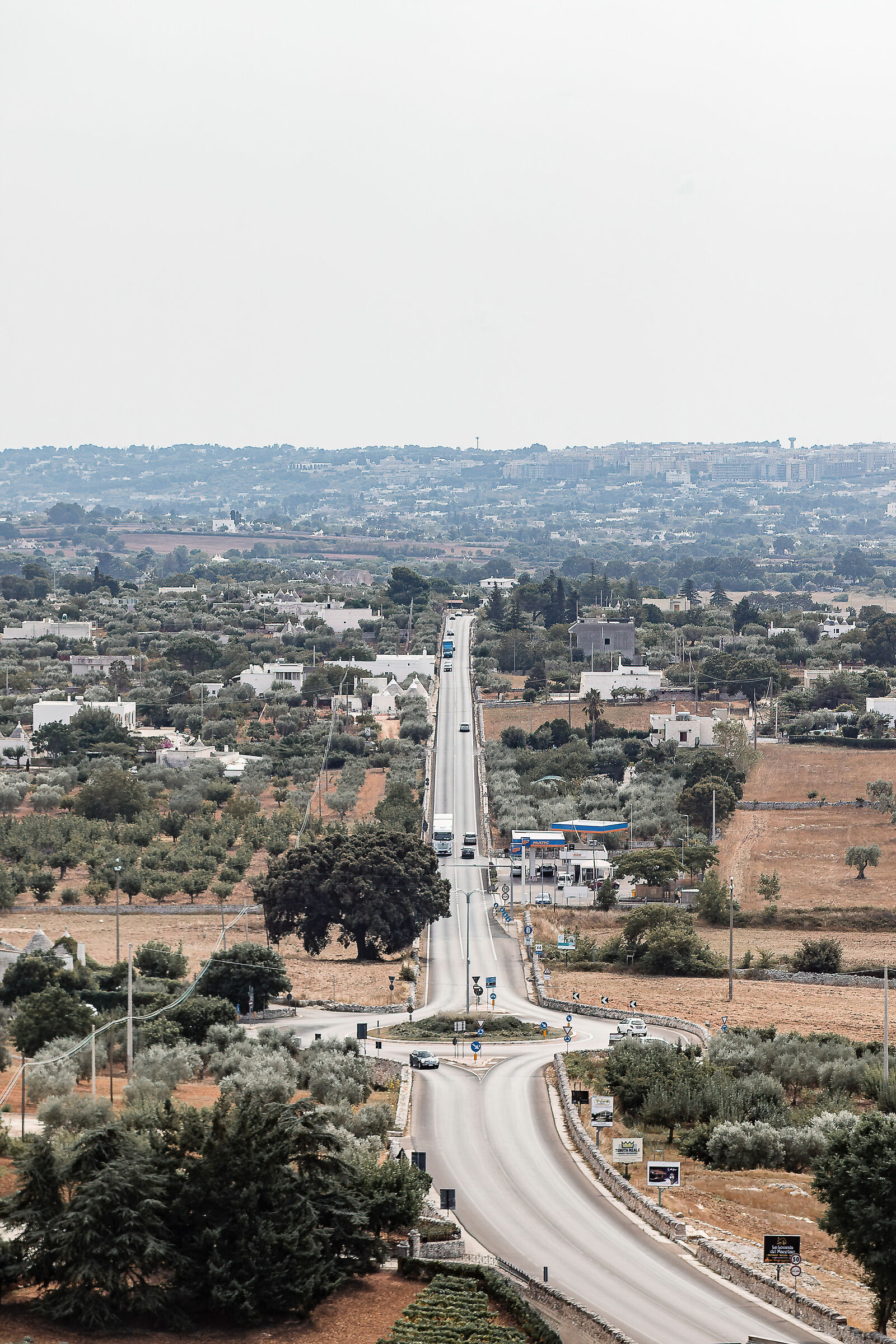 The straight apulian streets