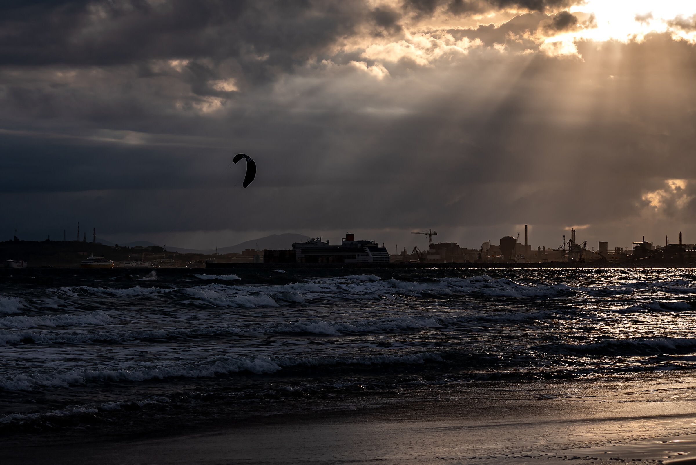 Kite in the Gulf of Follonica.