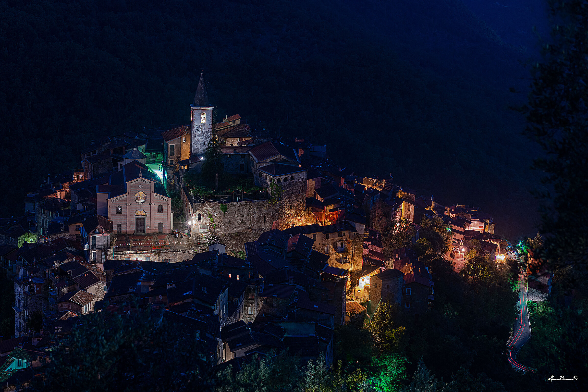 The night makes you beautiful .... Apricale