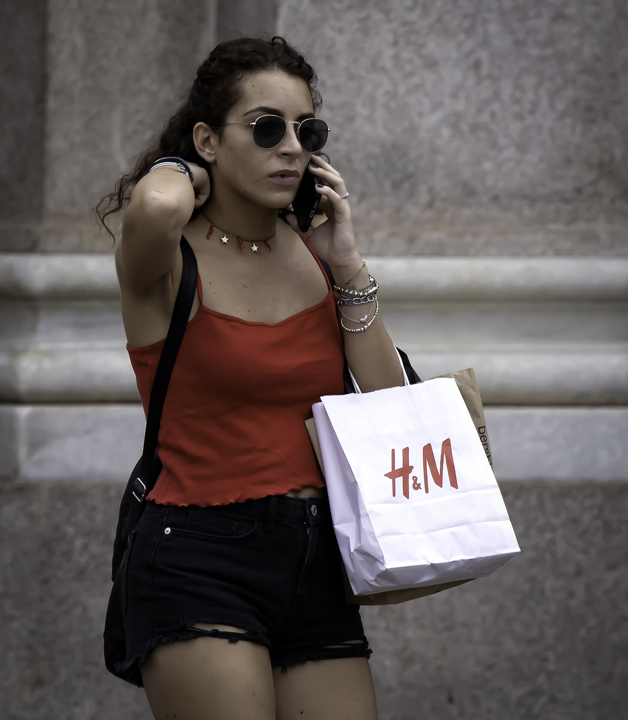 H & M