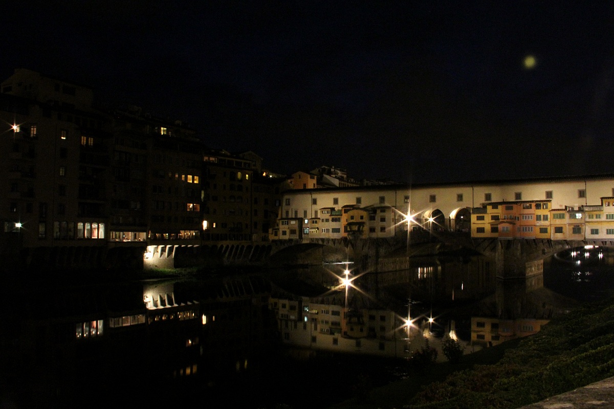 ... magical night along the Arno ...
