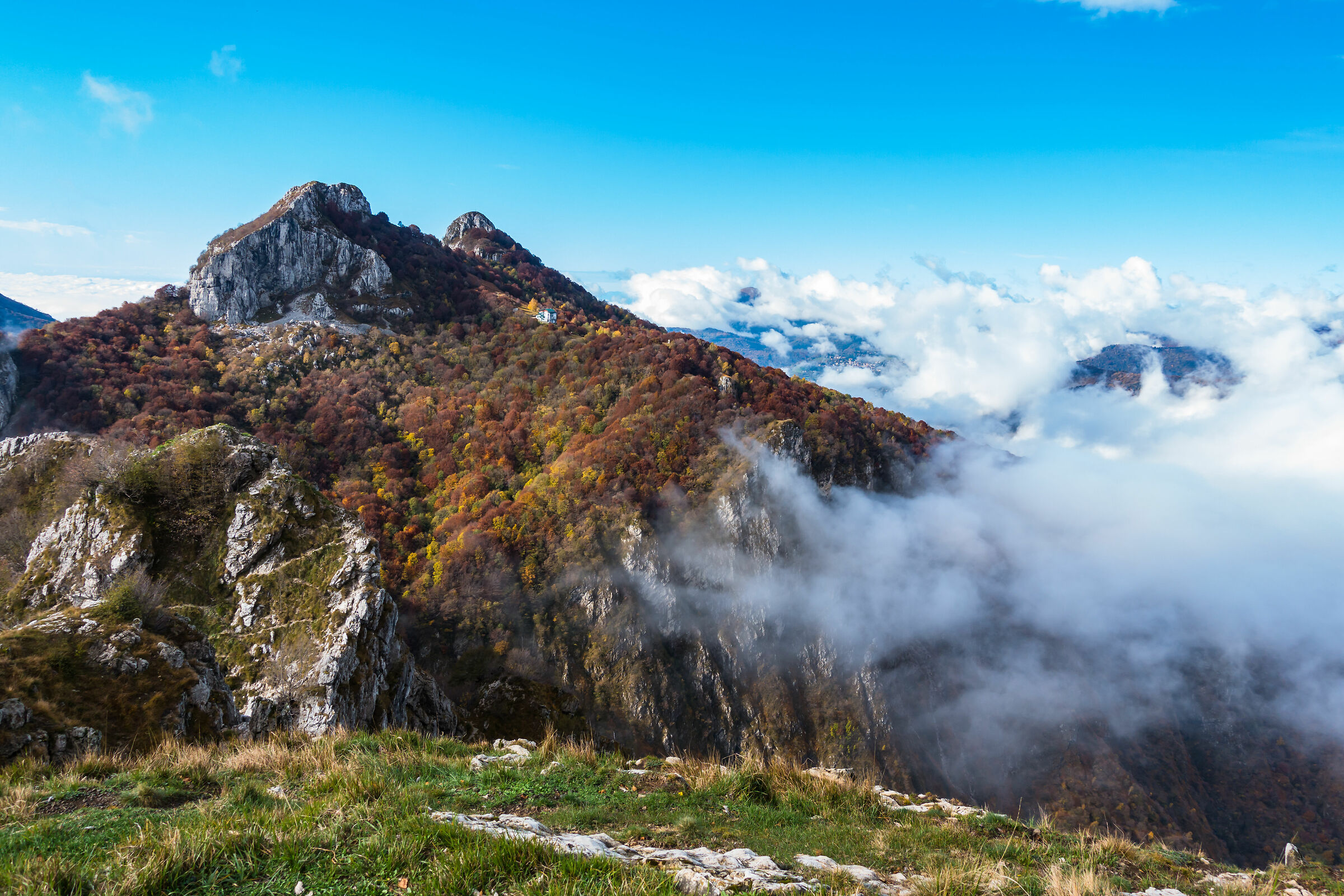 Corni di Canzo in veste autunnale