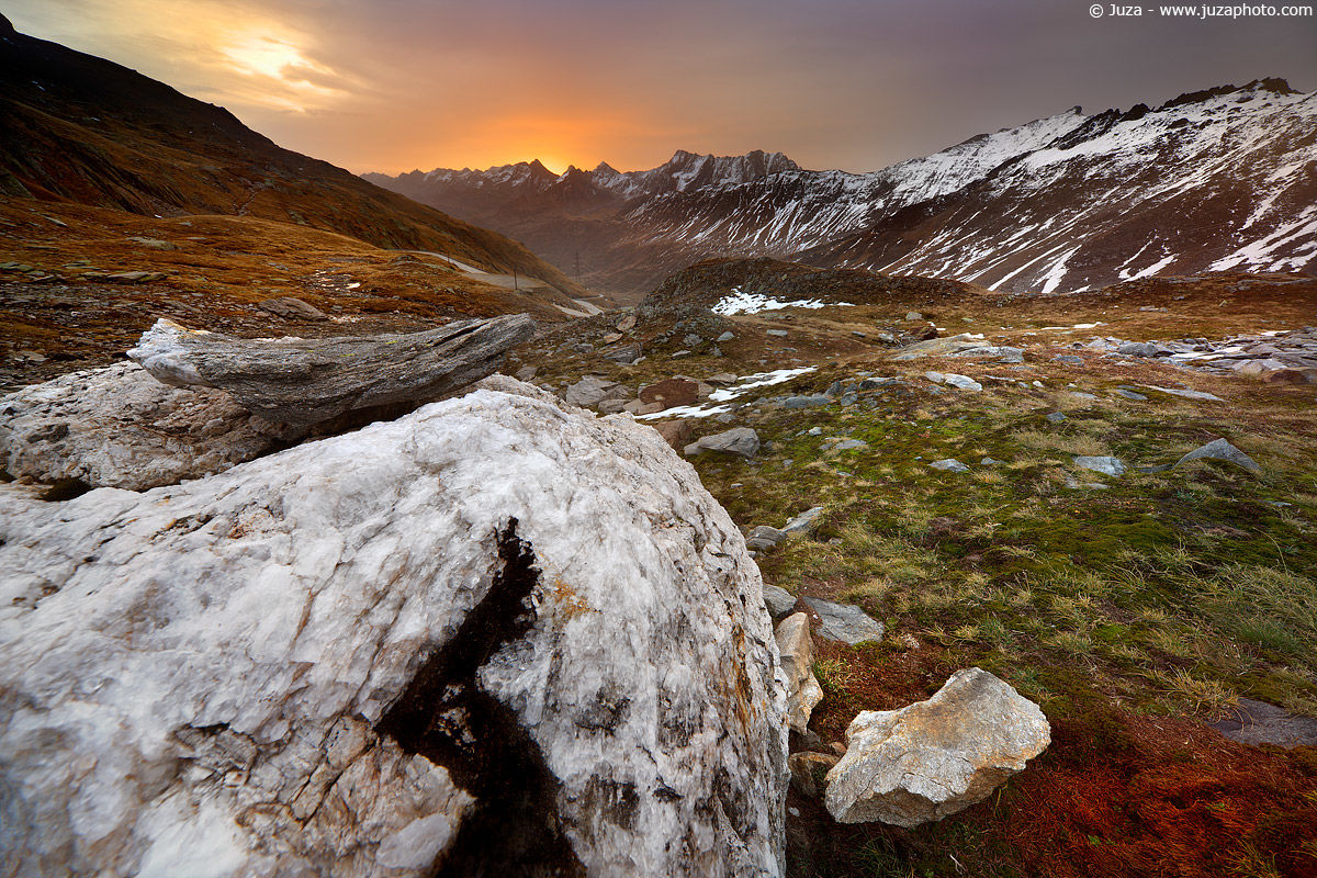 Sunrise at the Novena Pass, 008621