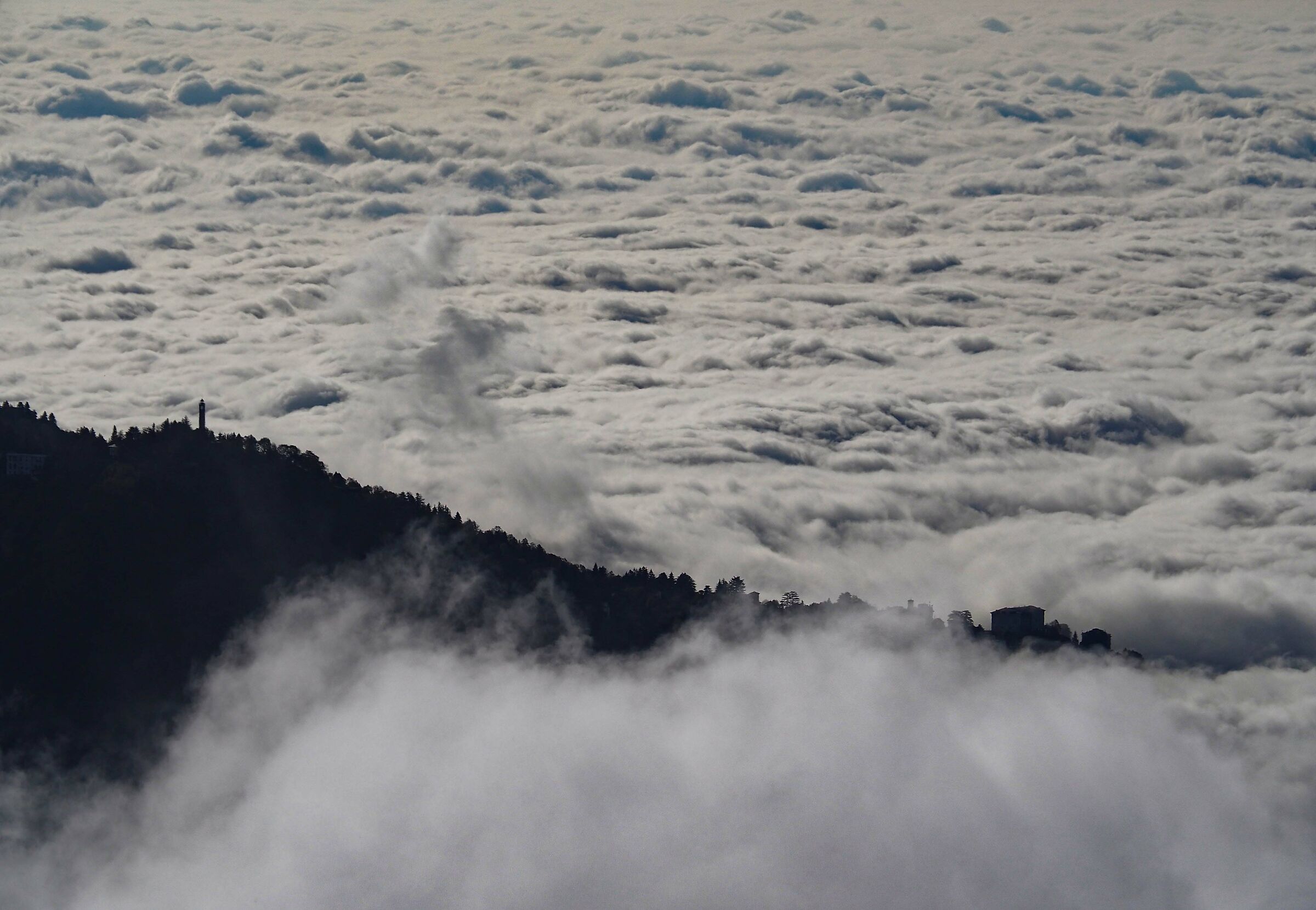 Brunate Lighthouse at 900msl