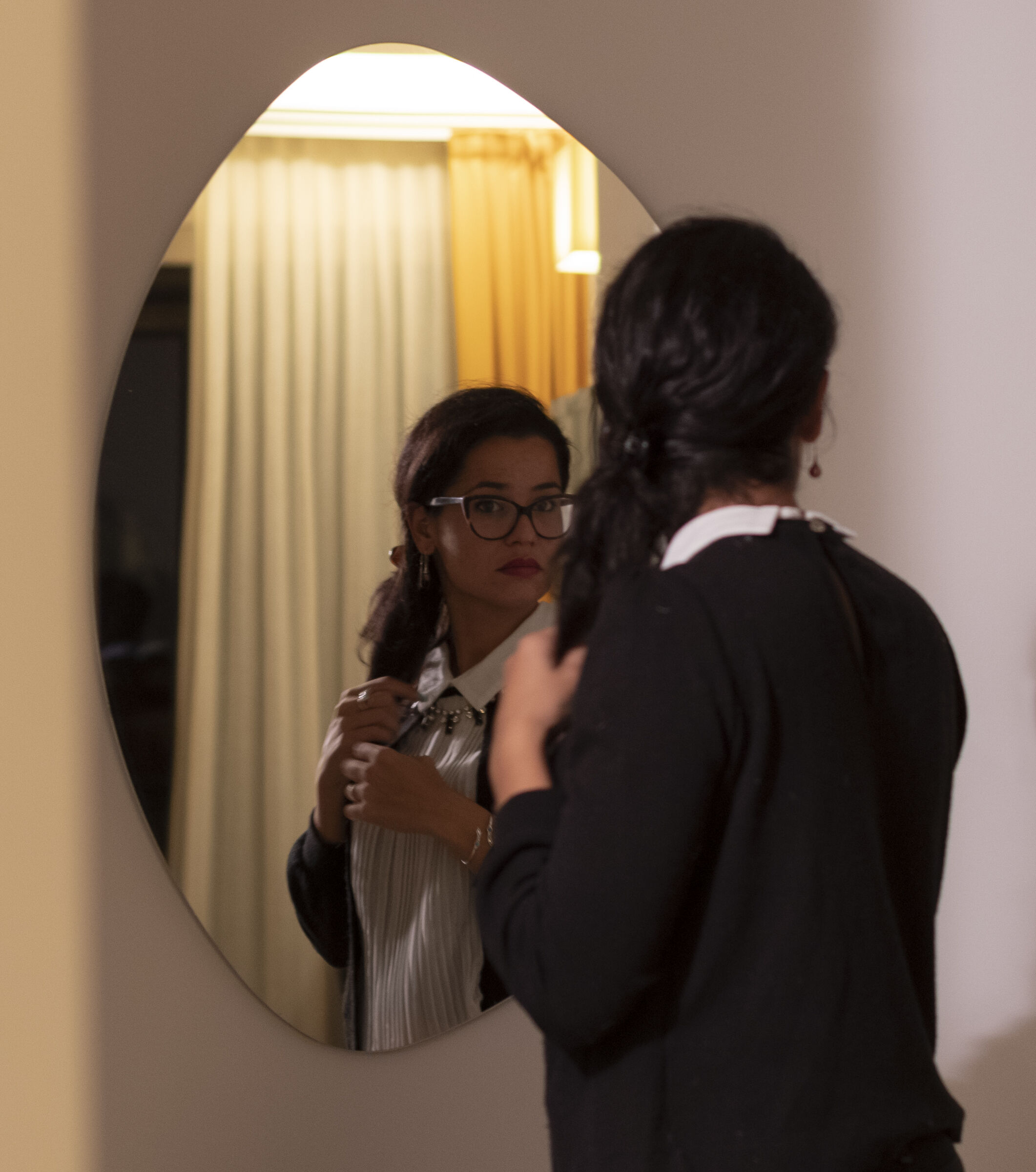 Giulia allo specchio