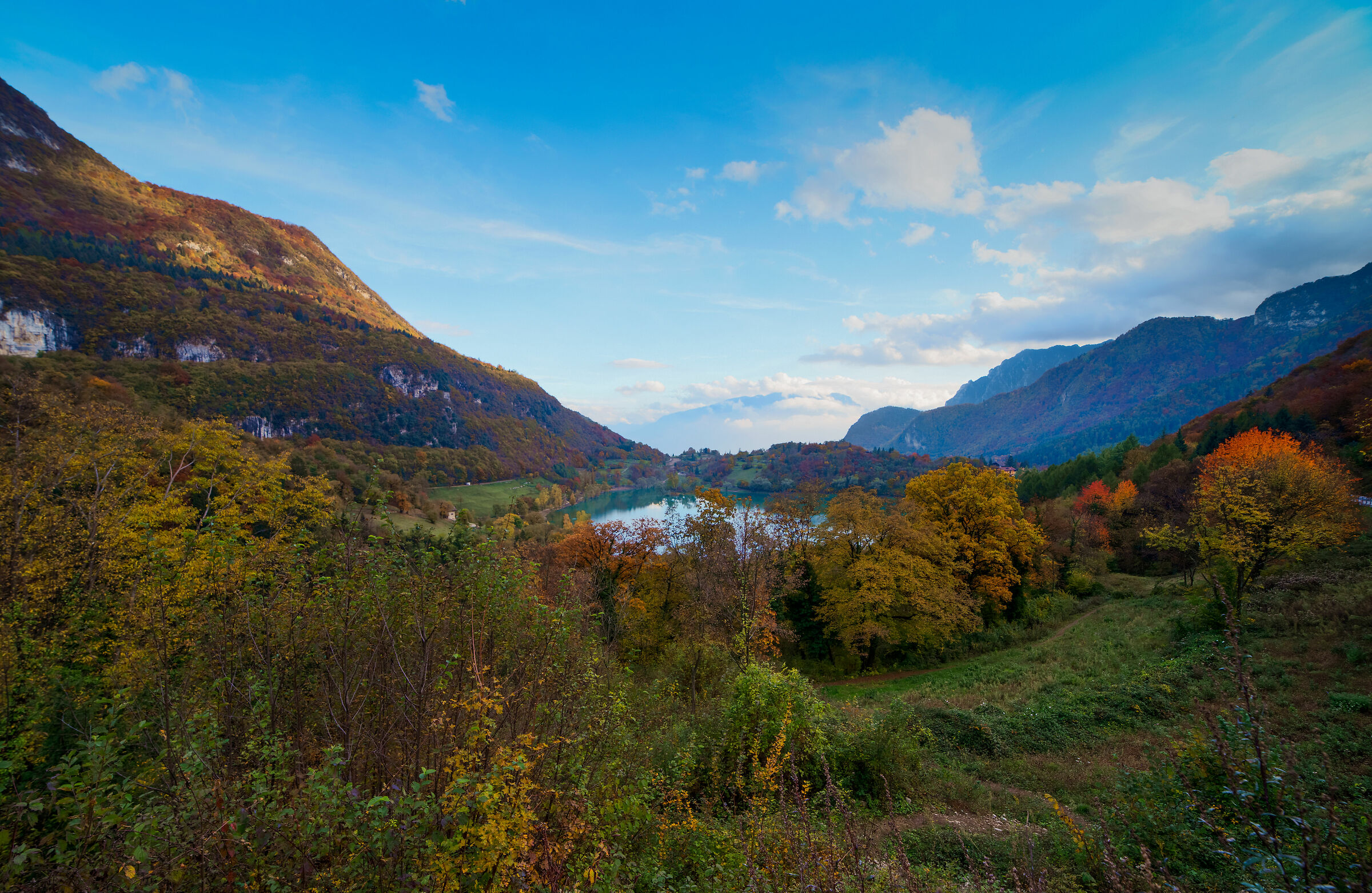Lago di Tenno al crepuscolo
