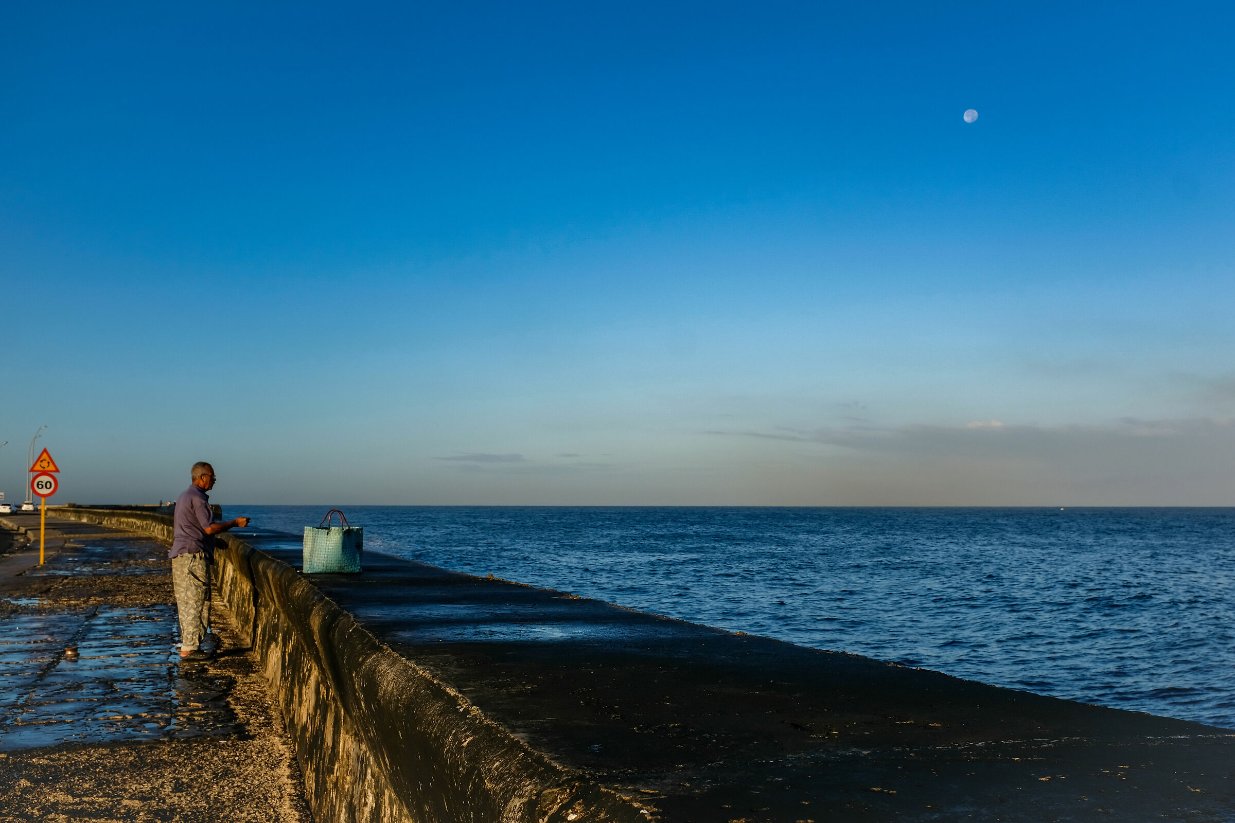 Pesca mattutina sul Malecon