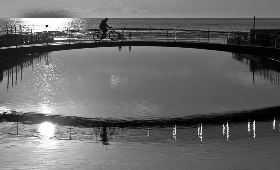 pontile bianco e nero