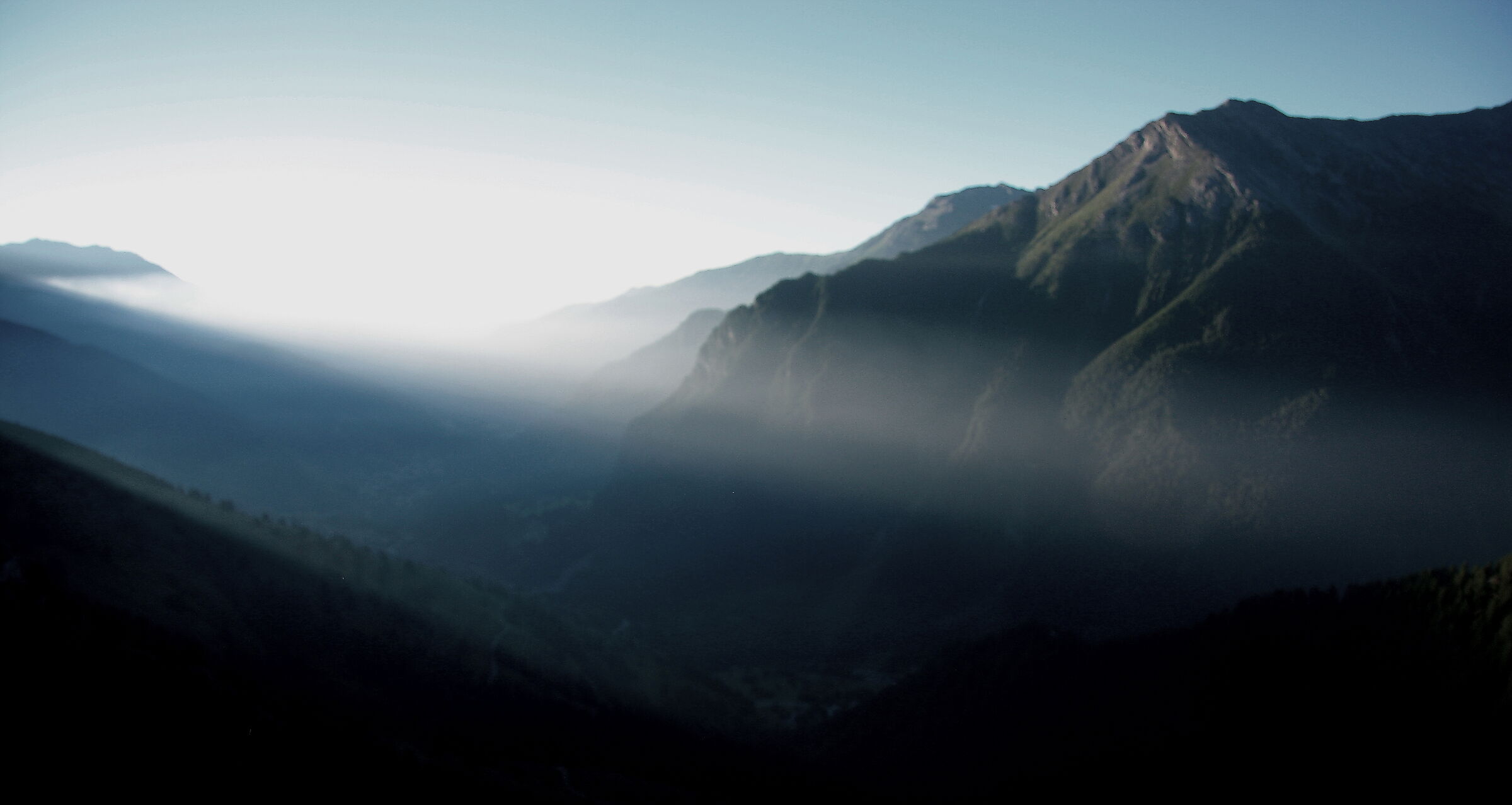 Prime luci dell'alba)