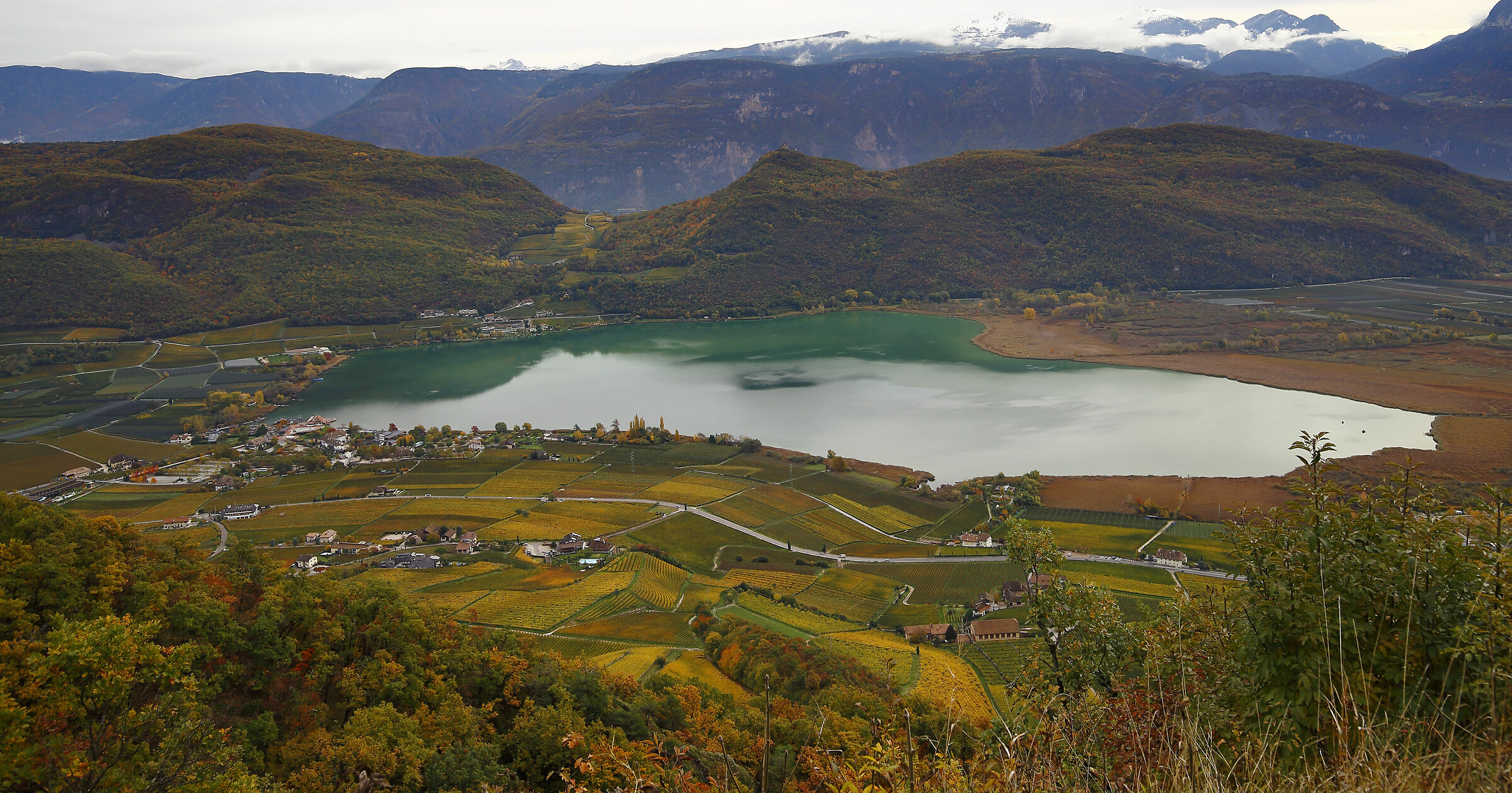 Lago di Caldaro in autunno