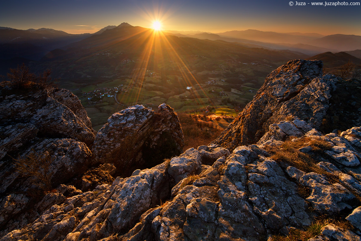 Paesaggio dalla Pietra di Bismantova, 013723