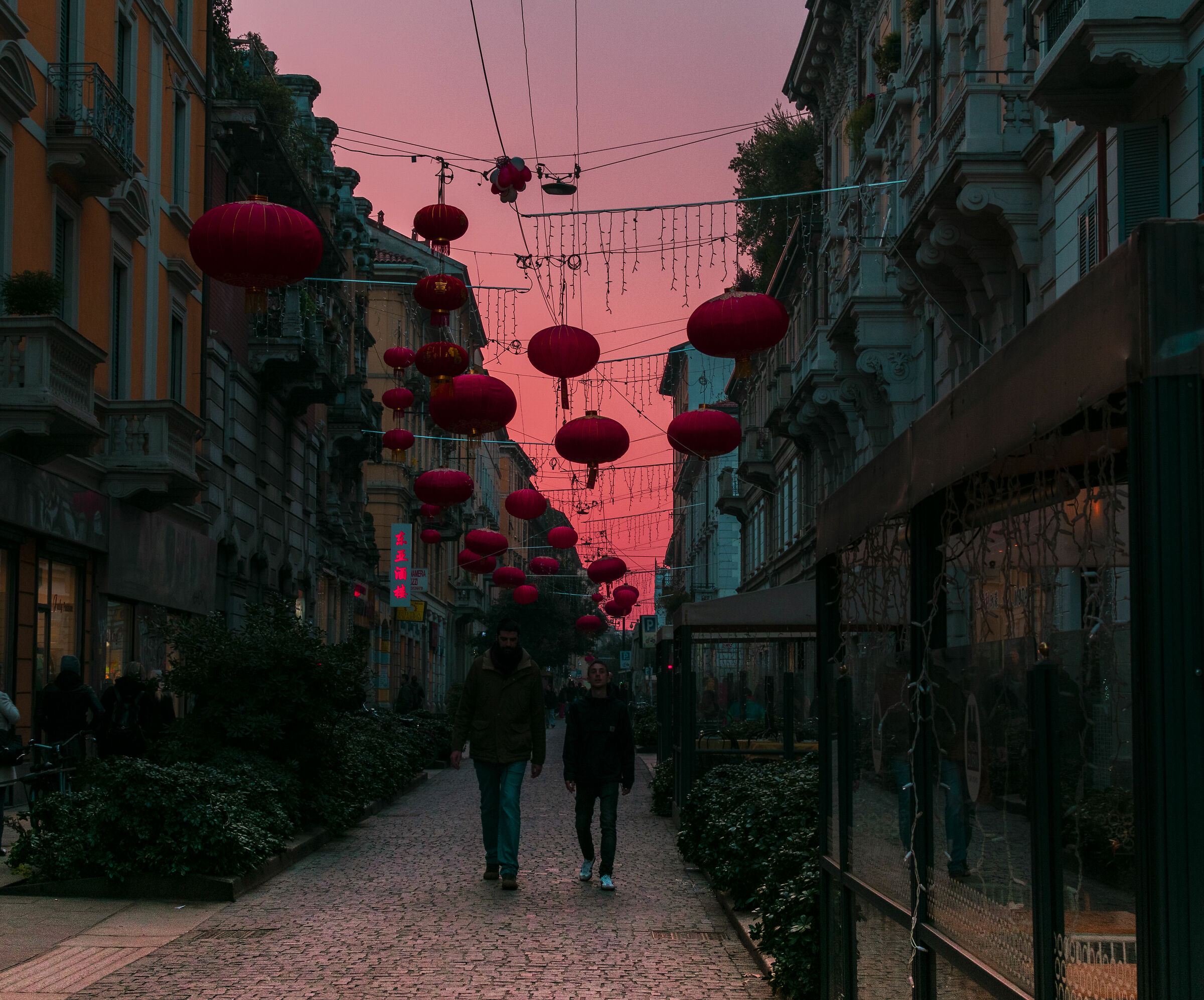 Il rosso a Chinatown, Milano