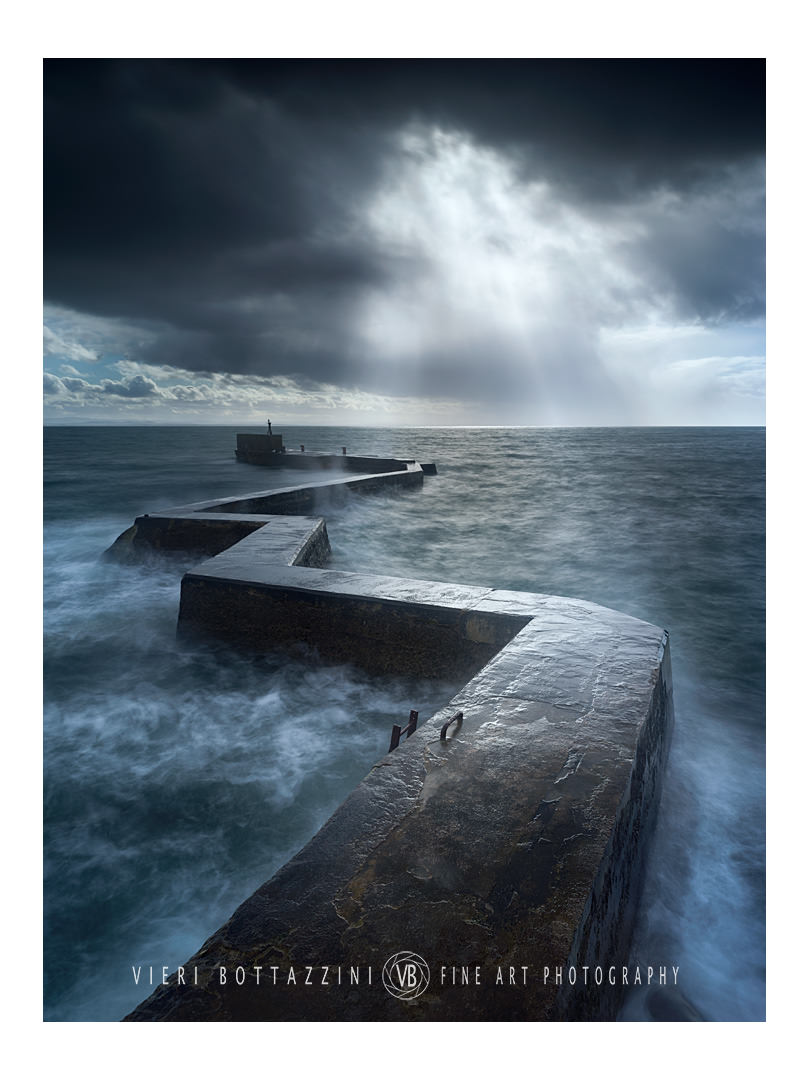 Tempesta sul pier a zigzag di St Monans
