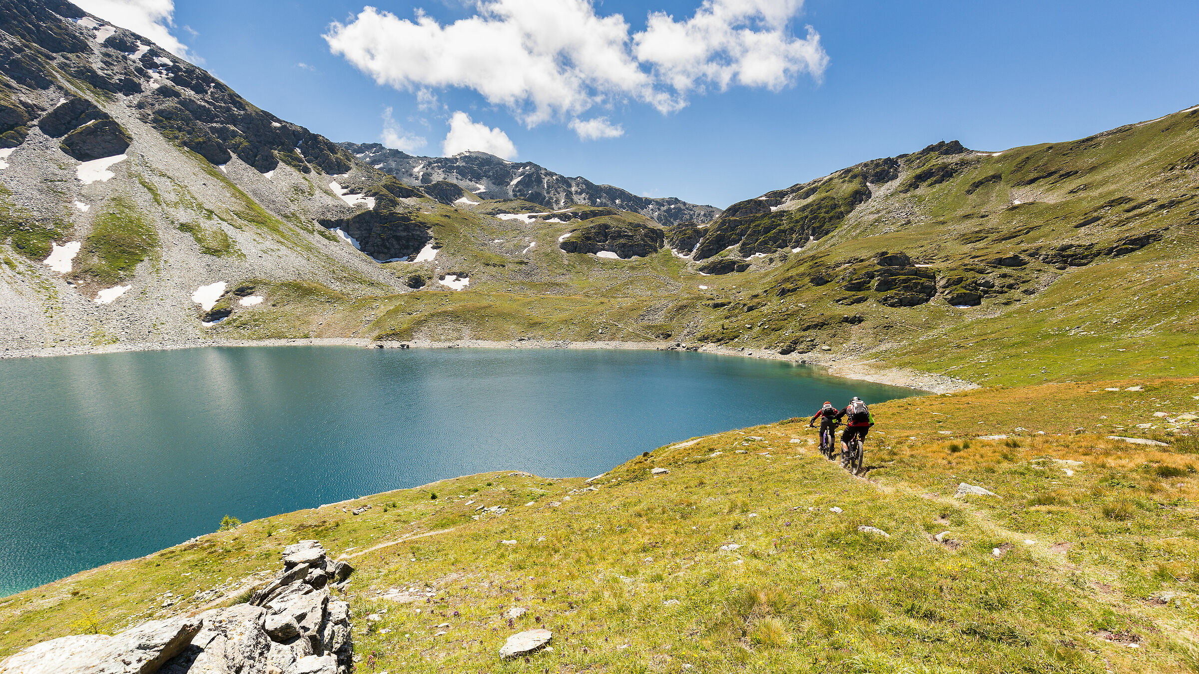 Un tuffo dove l'acqua è più blu...