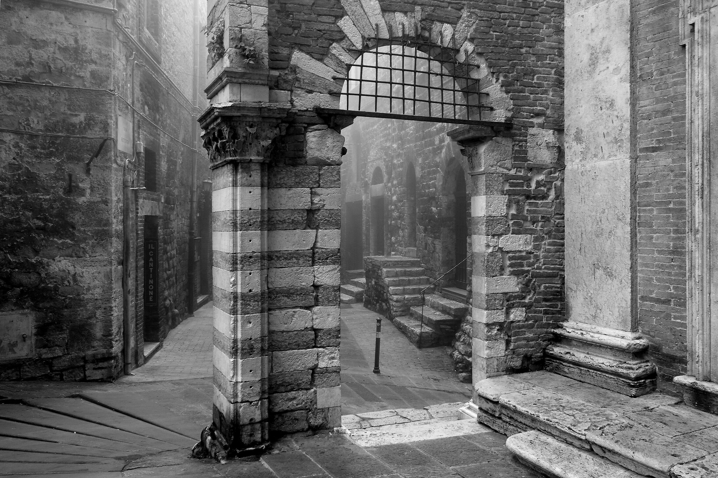 The arch of Via Ritorta