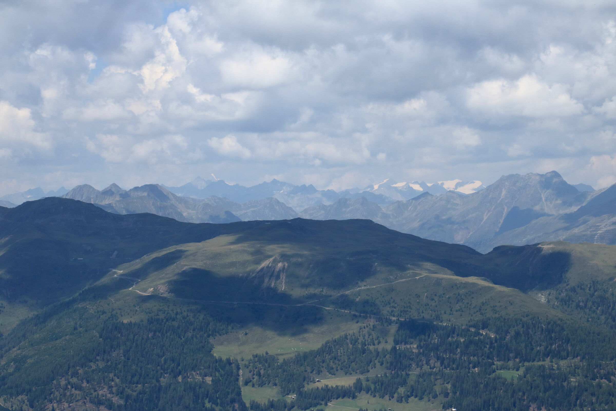 Vista dalla cima del Monte Elmo, 2434 m.s.l.