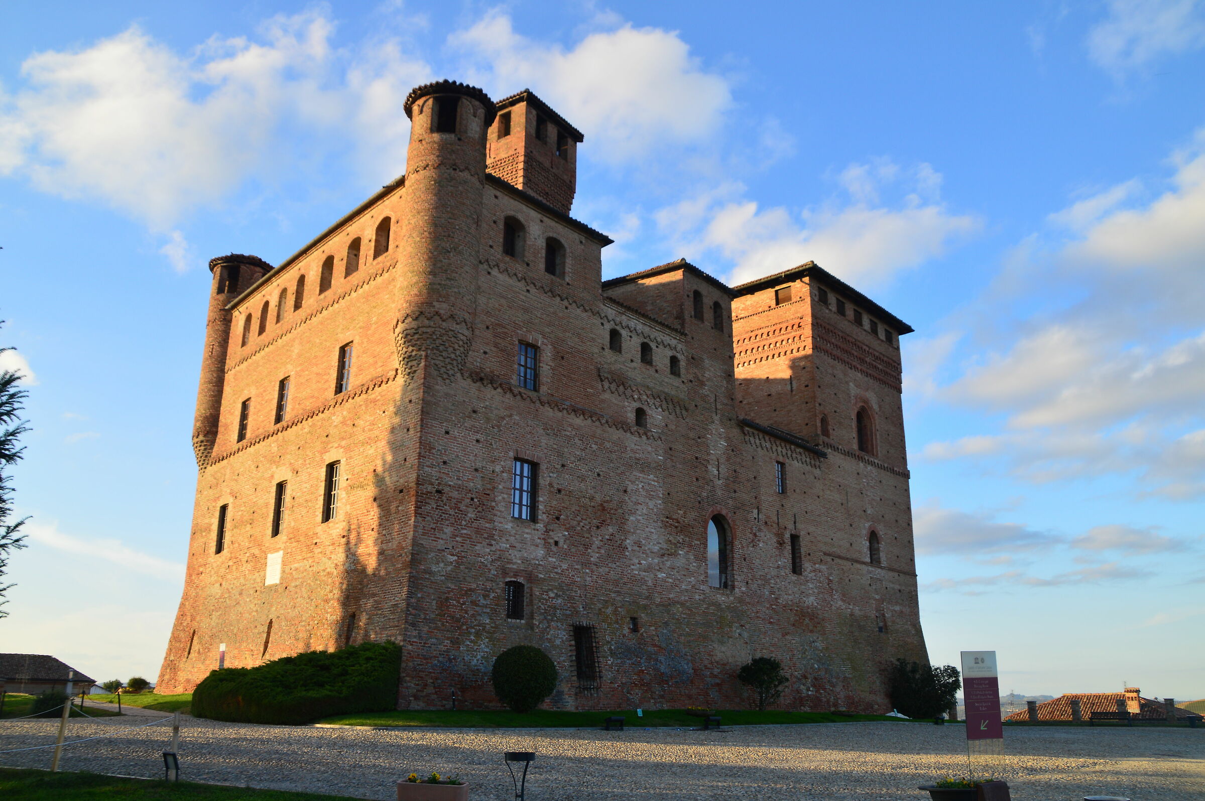 Castello di Grinzane Cavour