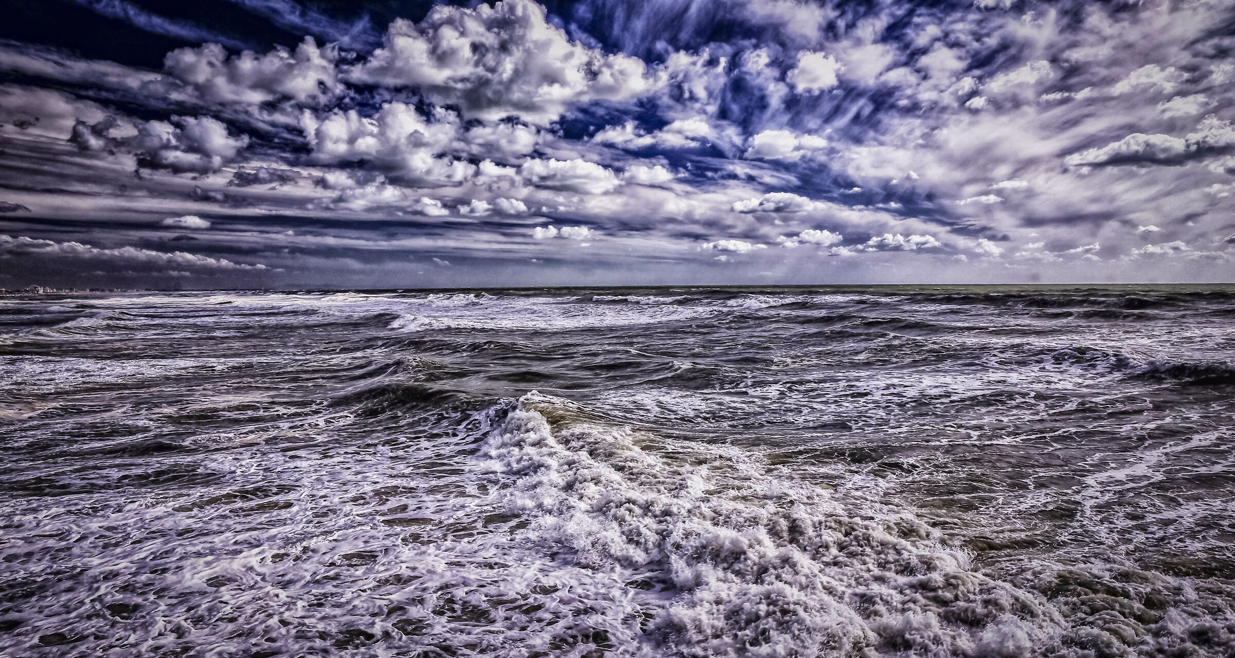 Tide in Versilia