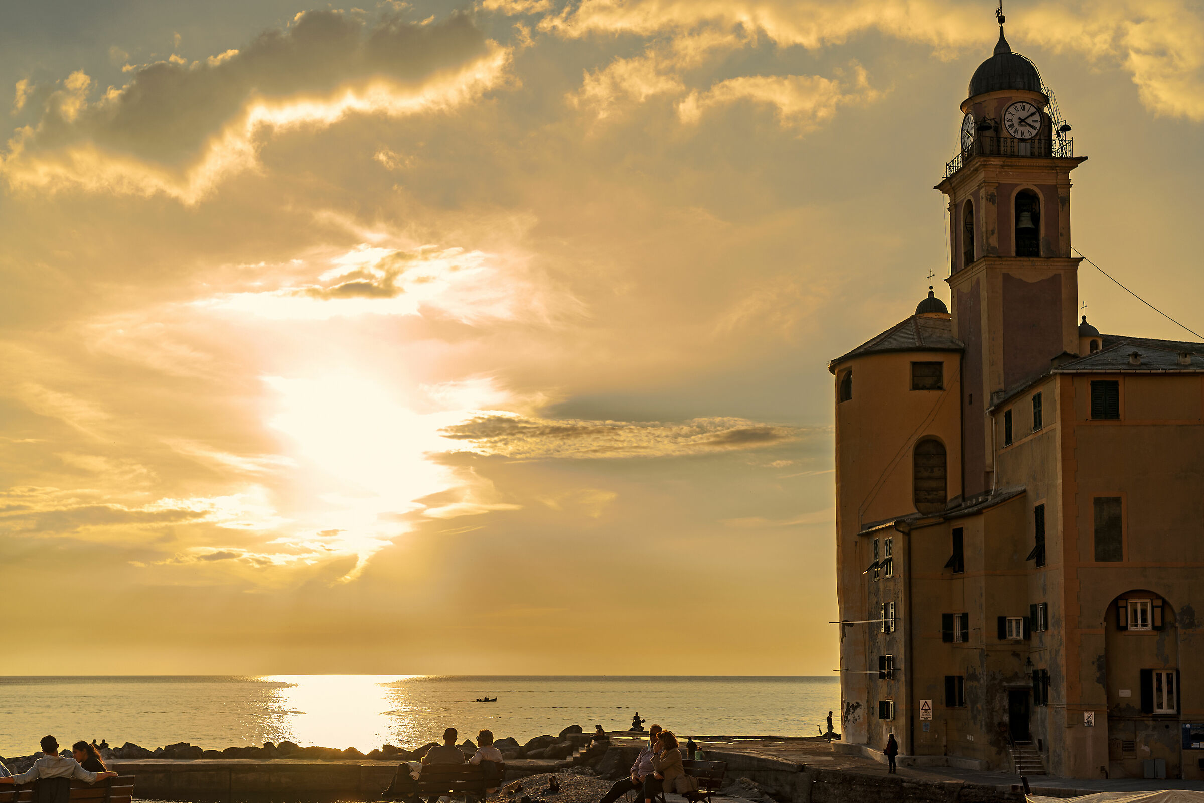 Qui dove il mare luccica