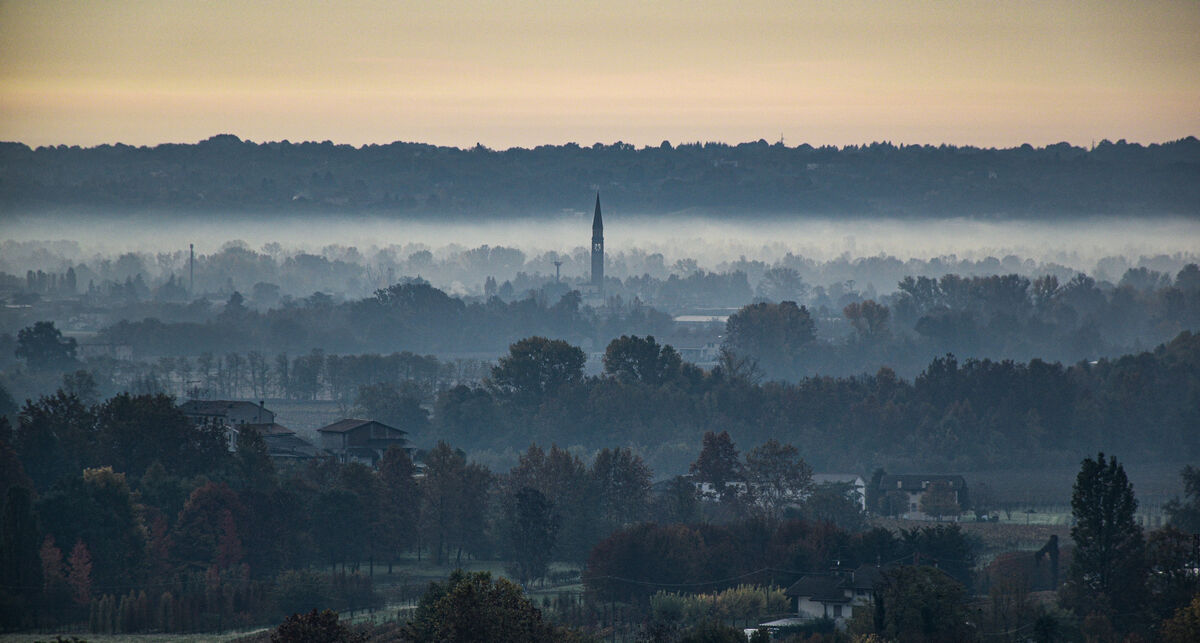 In attesa che il Sole rimuova la nebbia