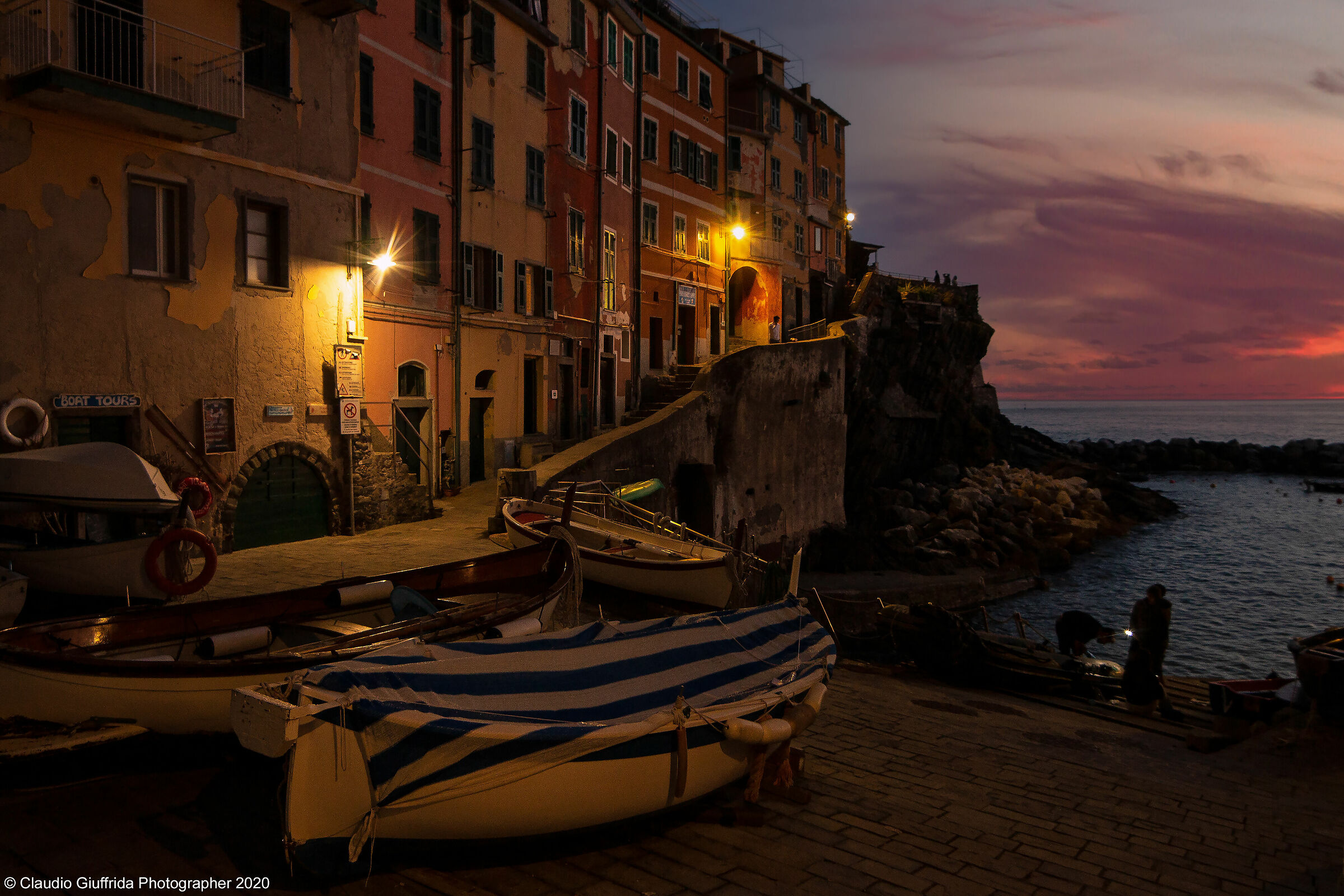 Riomaggiore al crepuscolo