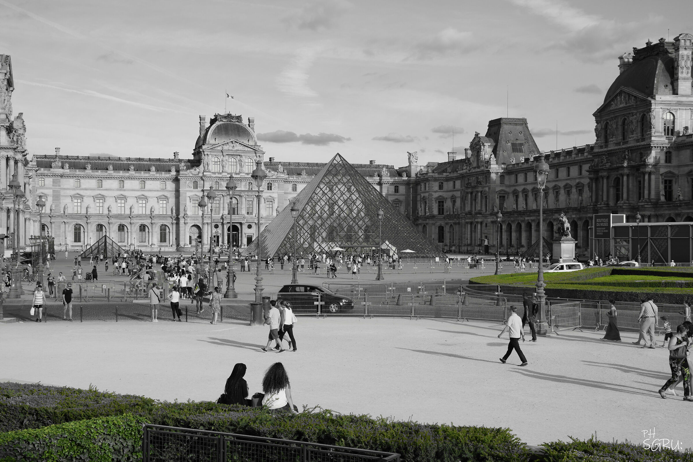 piazzale louvre