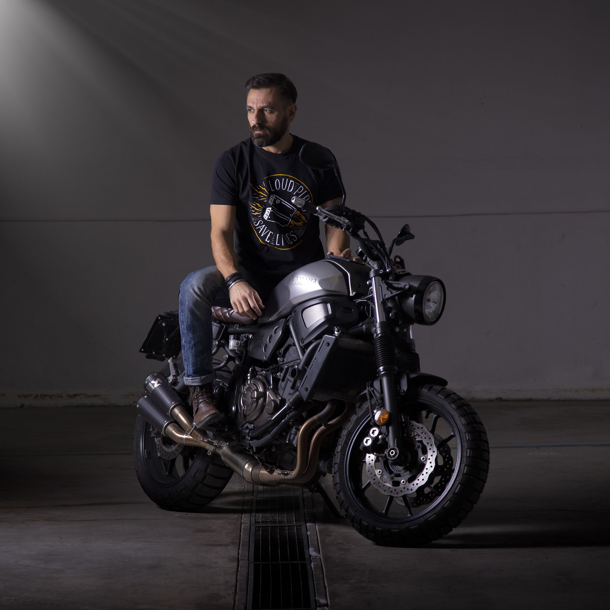 Autoritratto in sella