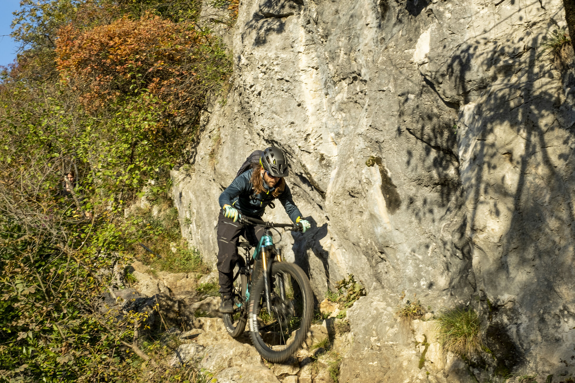 non si passa neanche a piedi