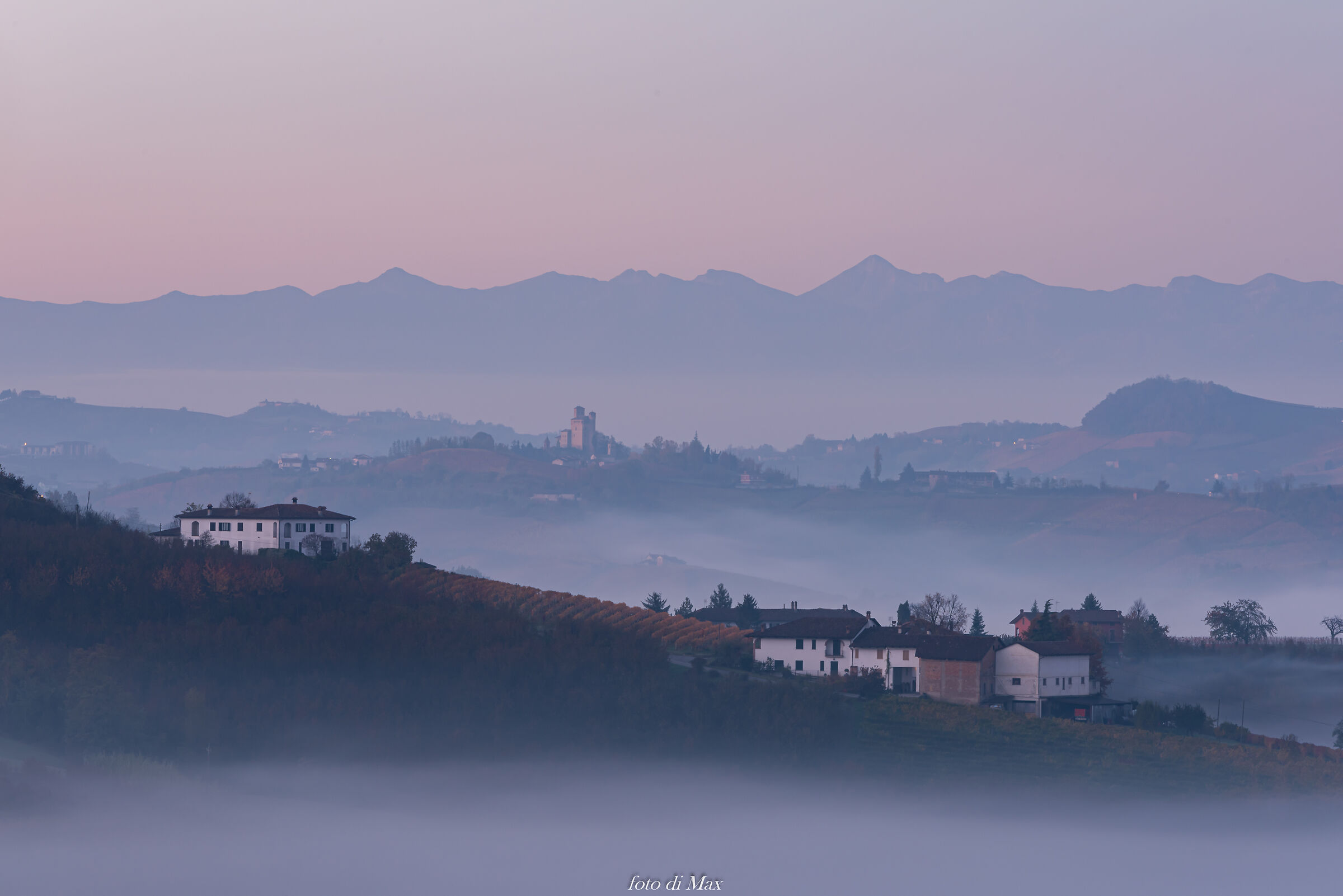 glimpse of the Langhe