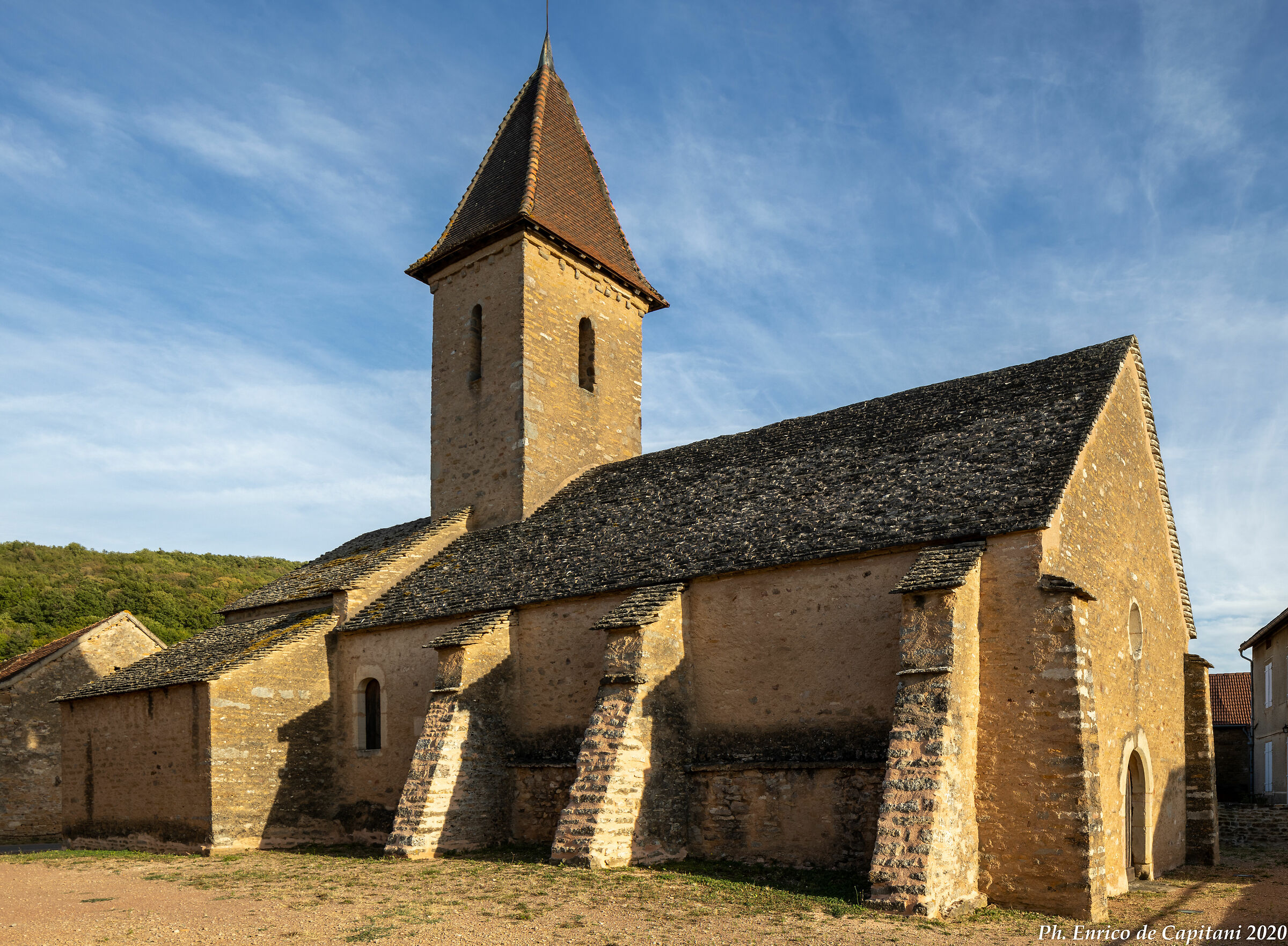 La chiesetta romanica di Bray