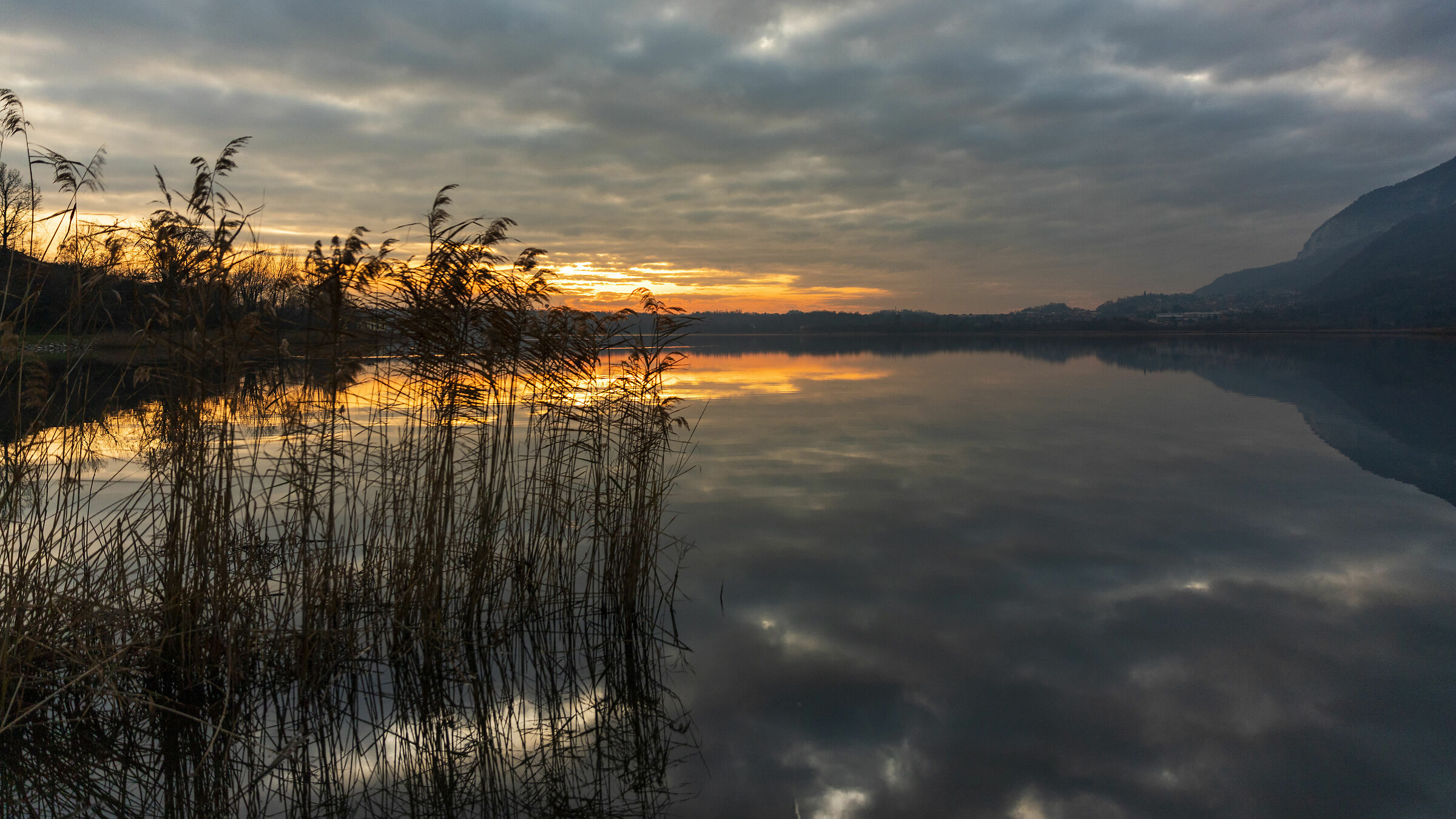 Tramonto sul lago (Annone)