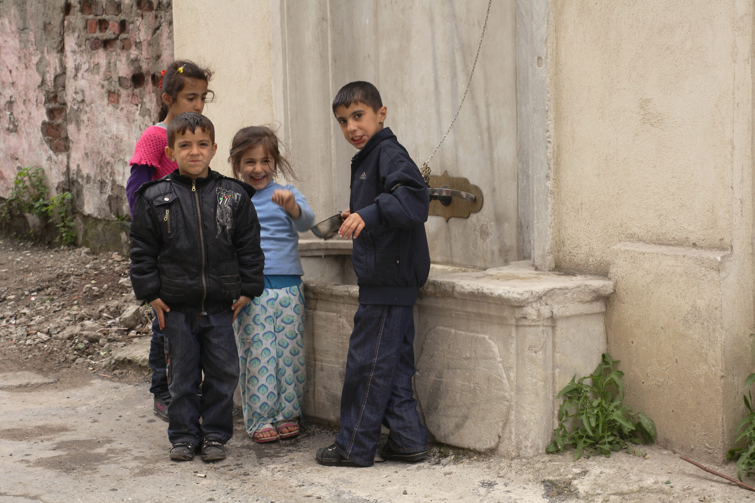 Istambul: bambini per strada