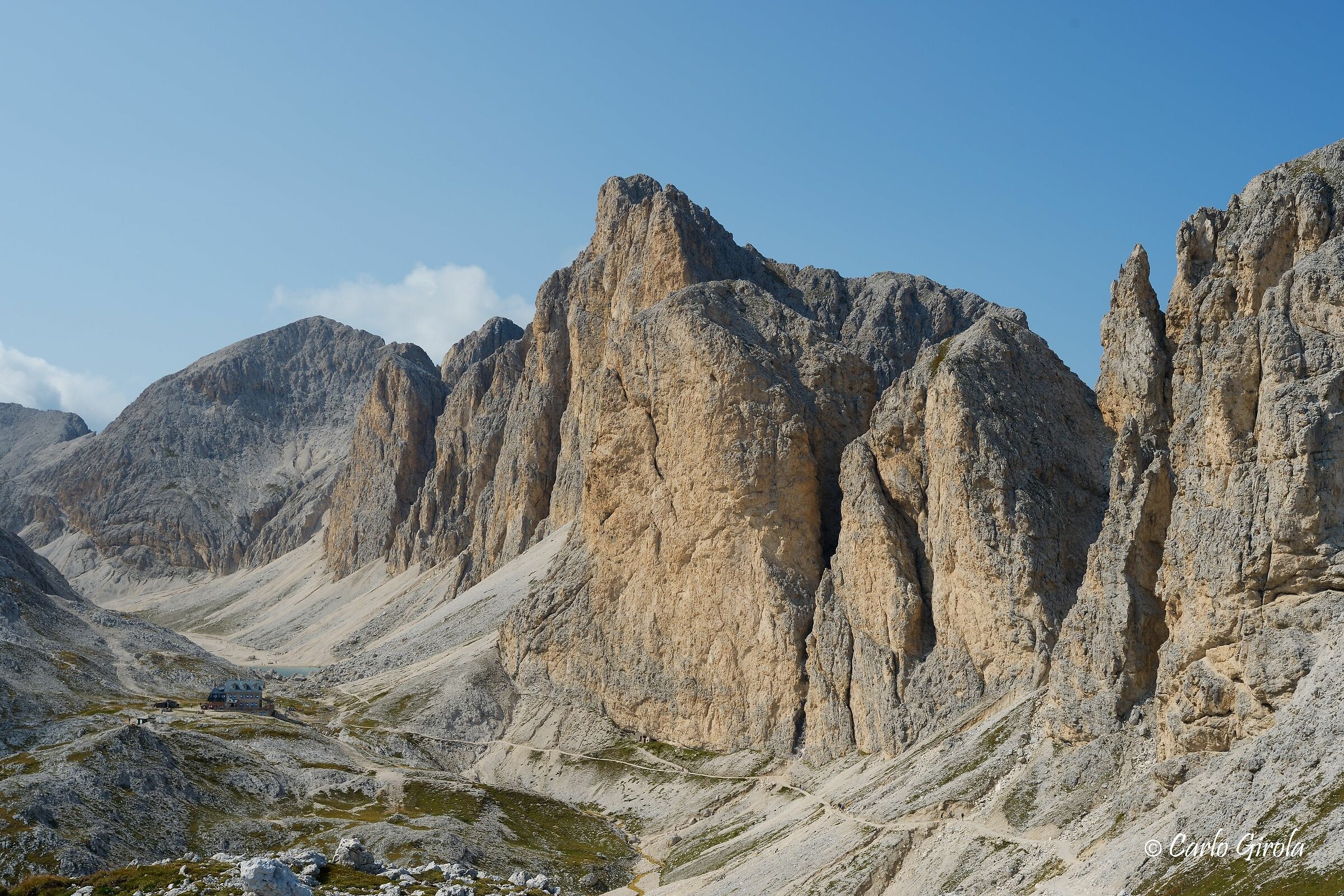 Antermoia: il rifugio, il lago, la Croda del lago