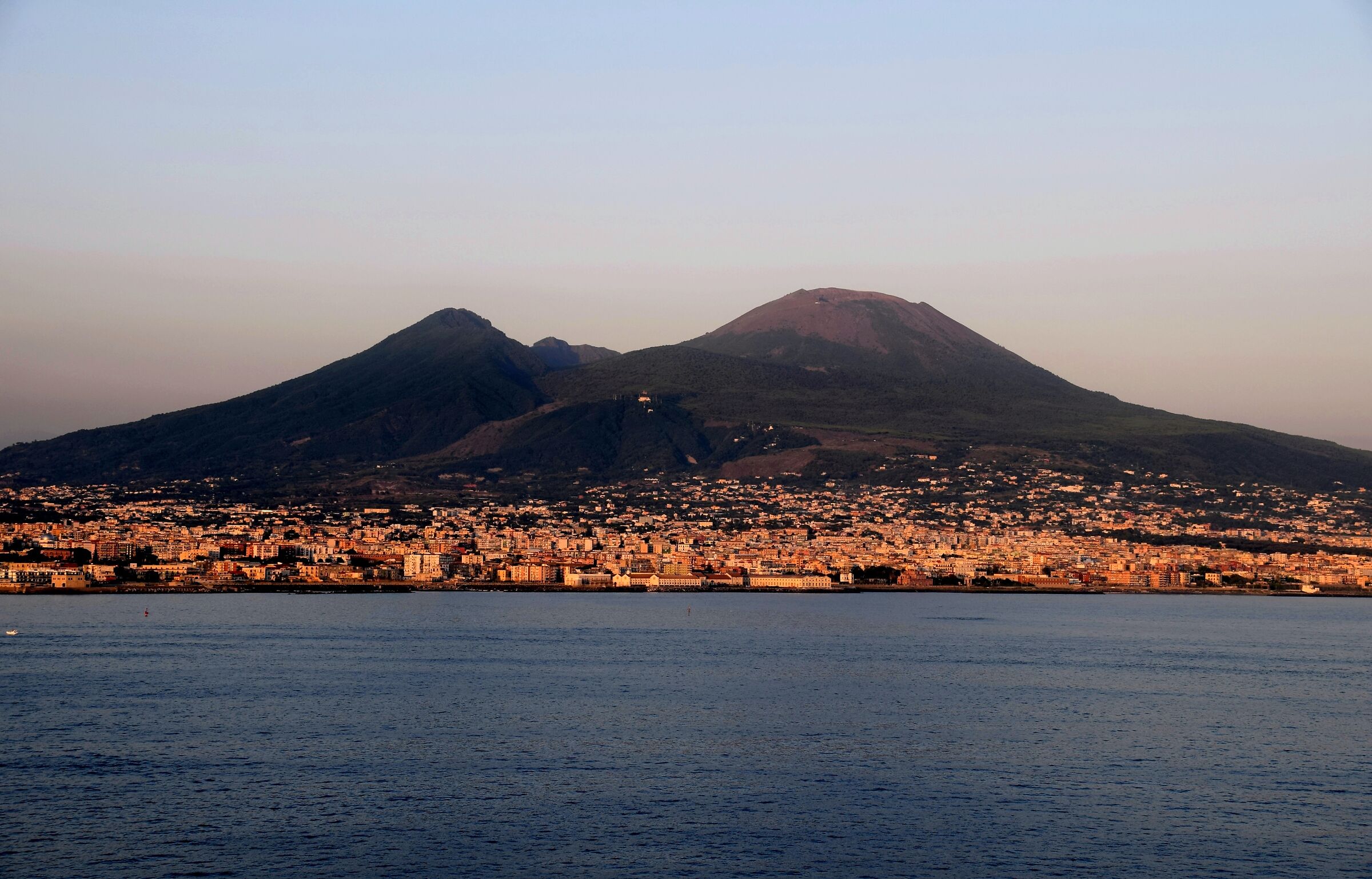 Vesuvio "Incontro là dove si perde il giorno&quo...